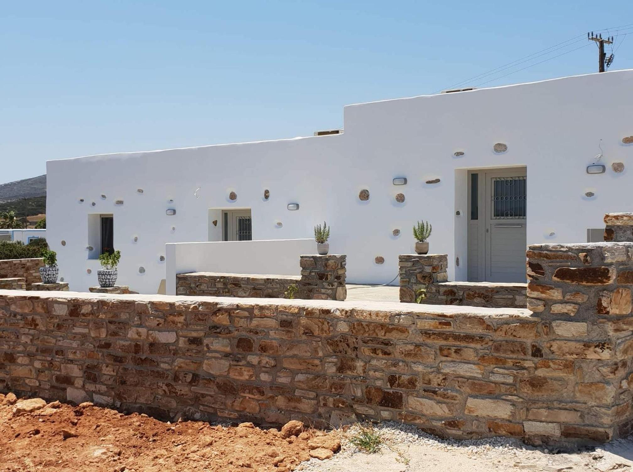 Hotel SAND & WAVES HOUSE - Image 1