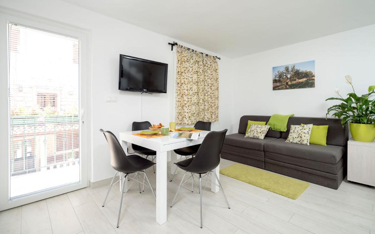 Apt Bobotovi in center of Stari Grad, Hvar view 2