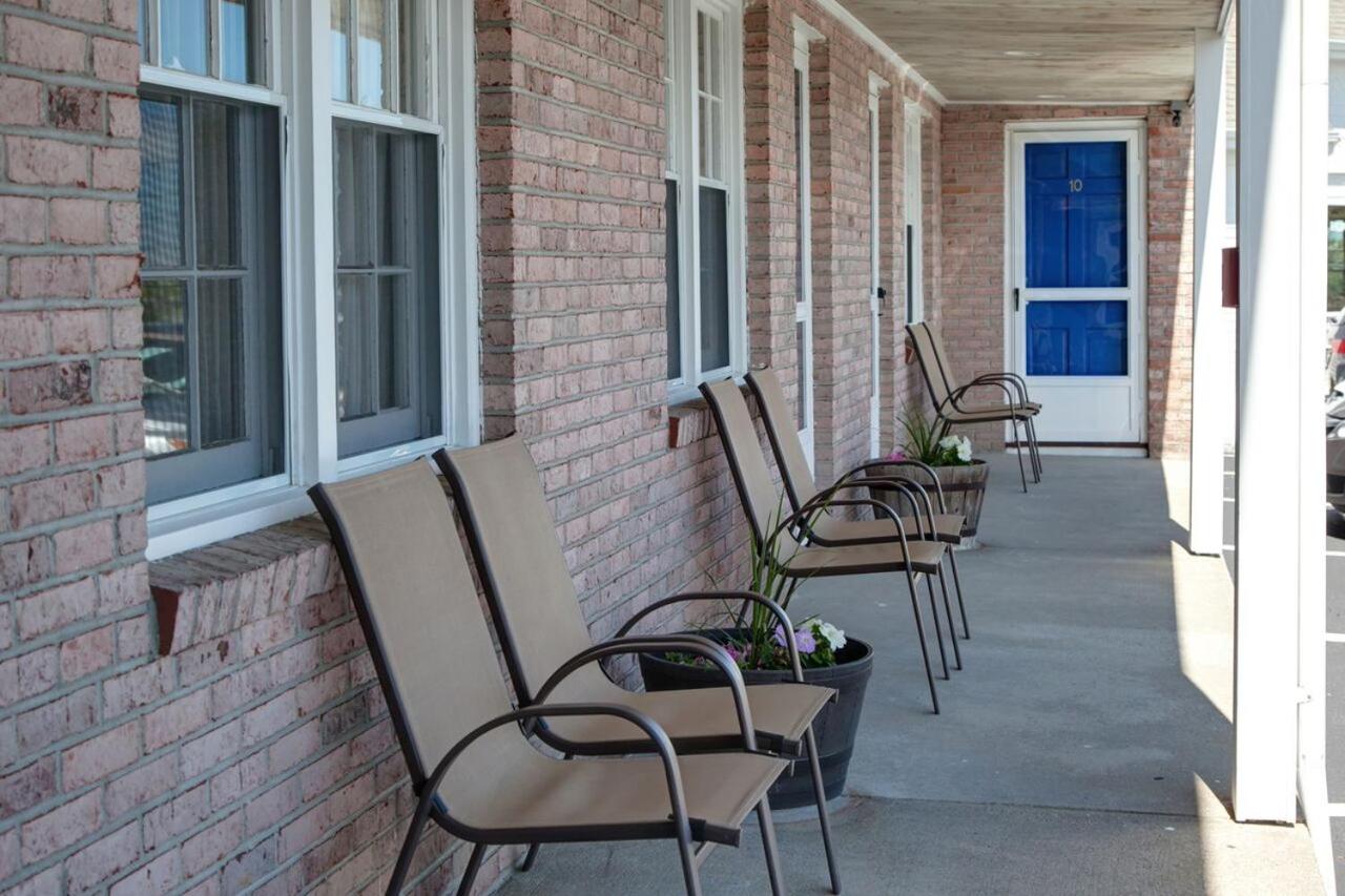 Cape Cod Harbor House Inn