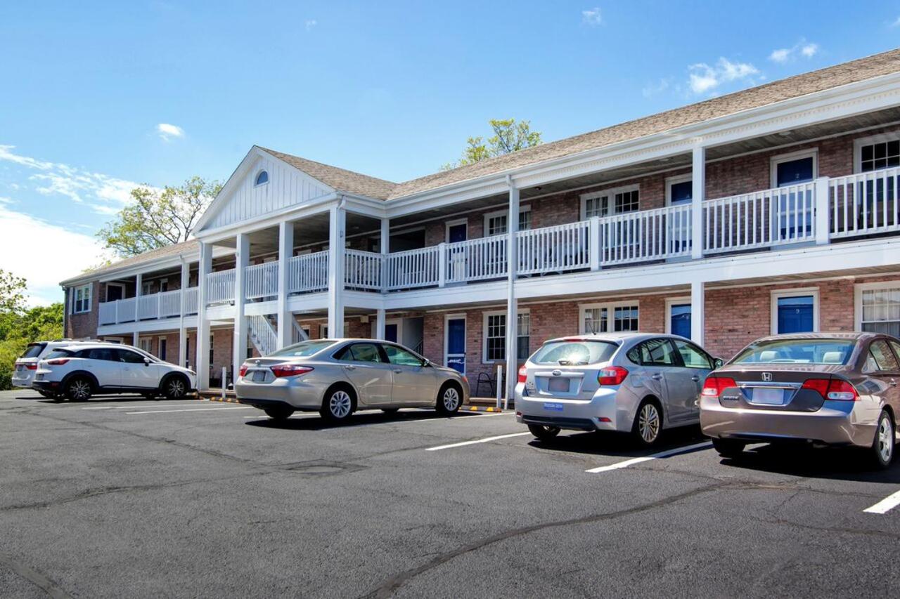 Cape Cod Harbor House Inn