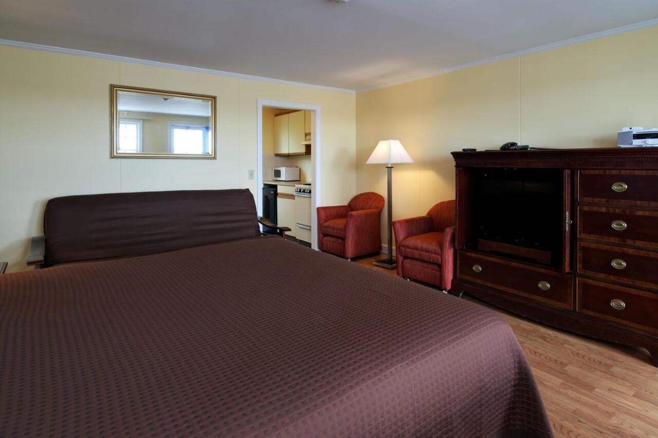 Cape Cod Harbor House Inn