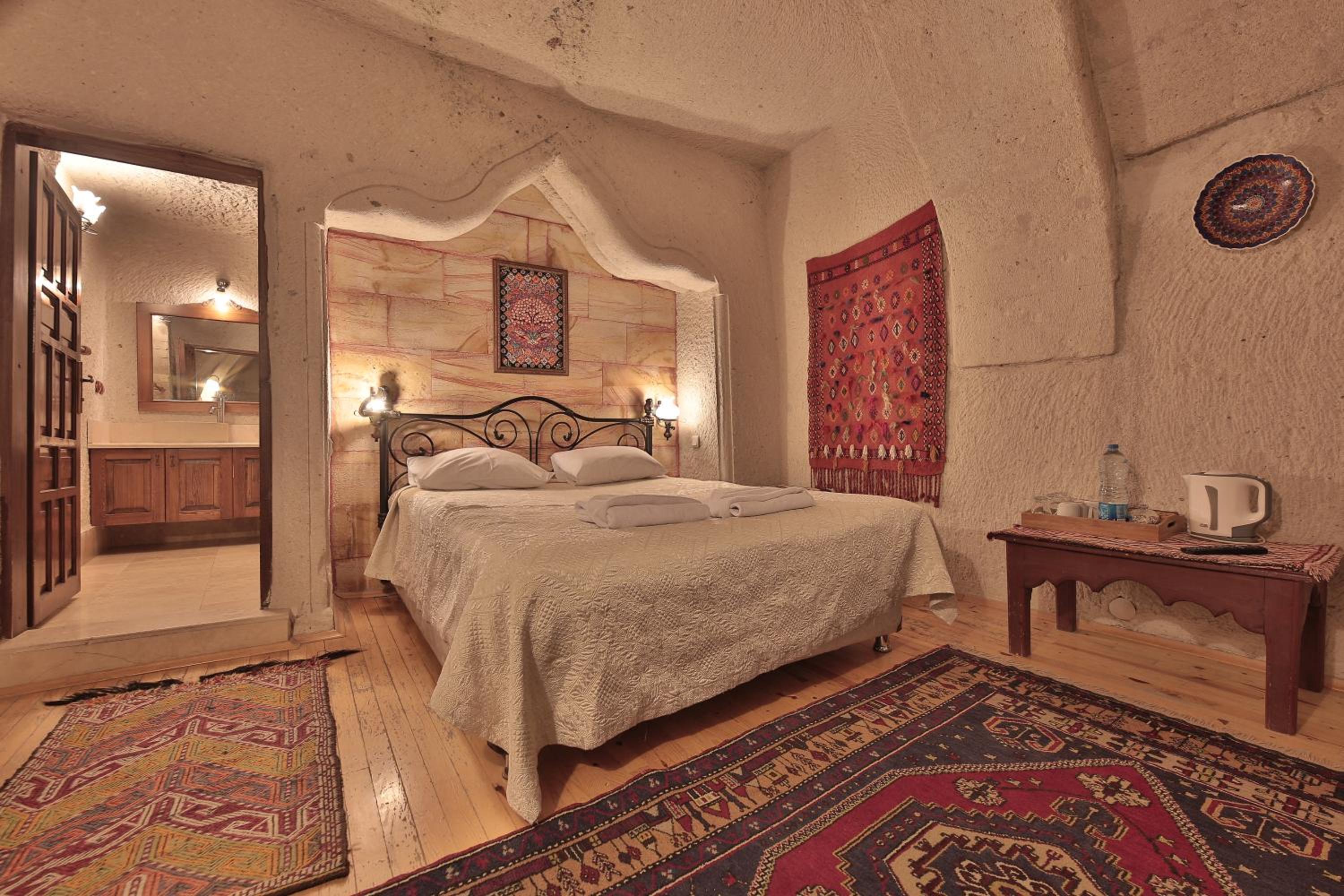 Local Cave House Hotel - Image 117