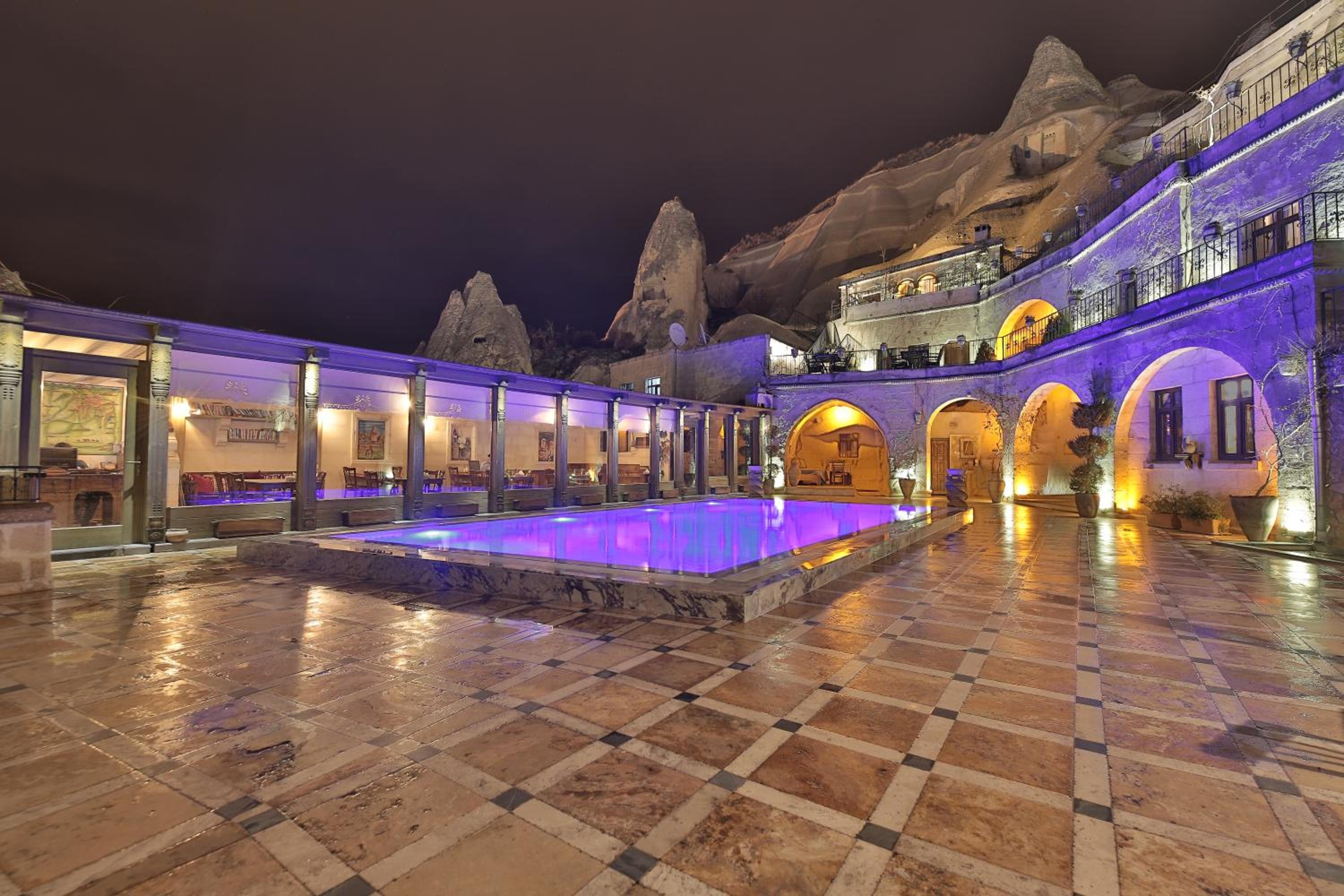 Local Cave House Hotel - Image 158