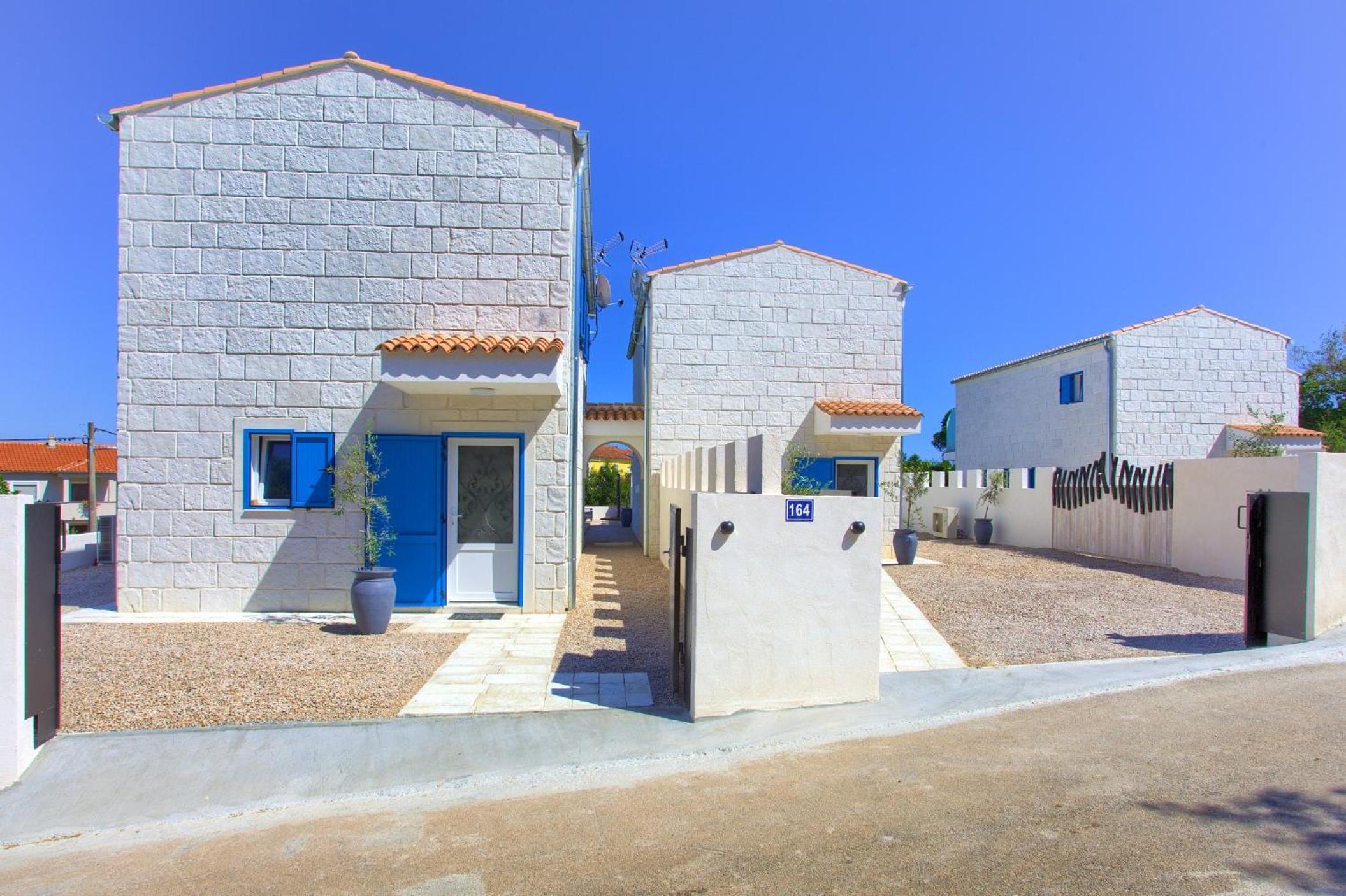 Pax Houses