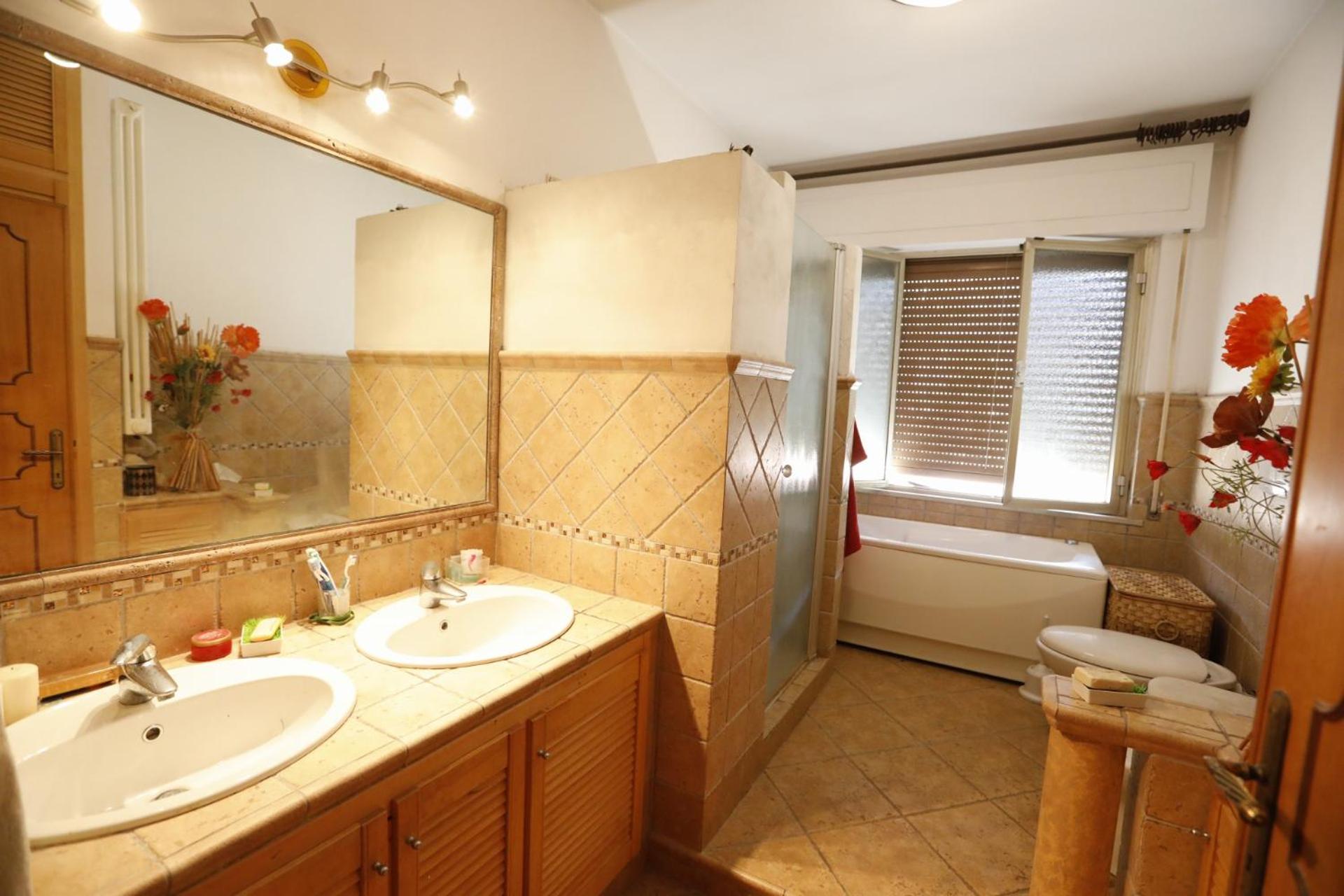casa vacanza con piscina grande e idromassaggio jacuzzi