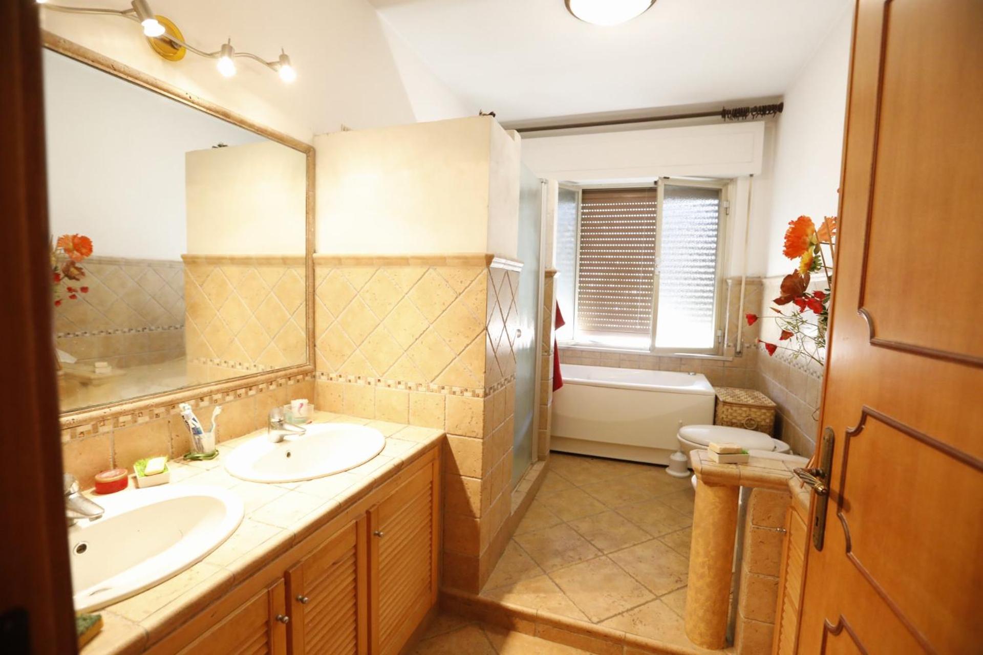 casa vacanza con piscina grande e idromassaggio jacuzzi