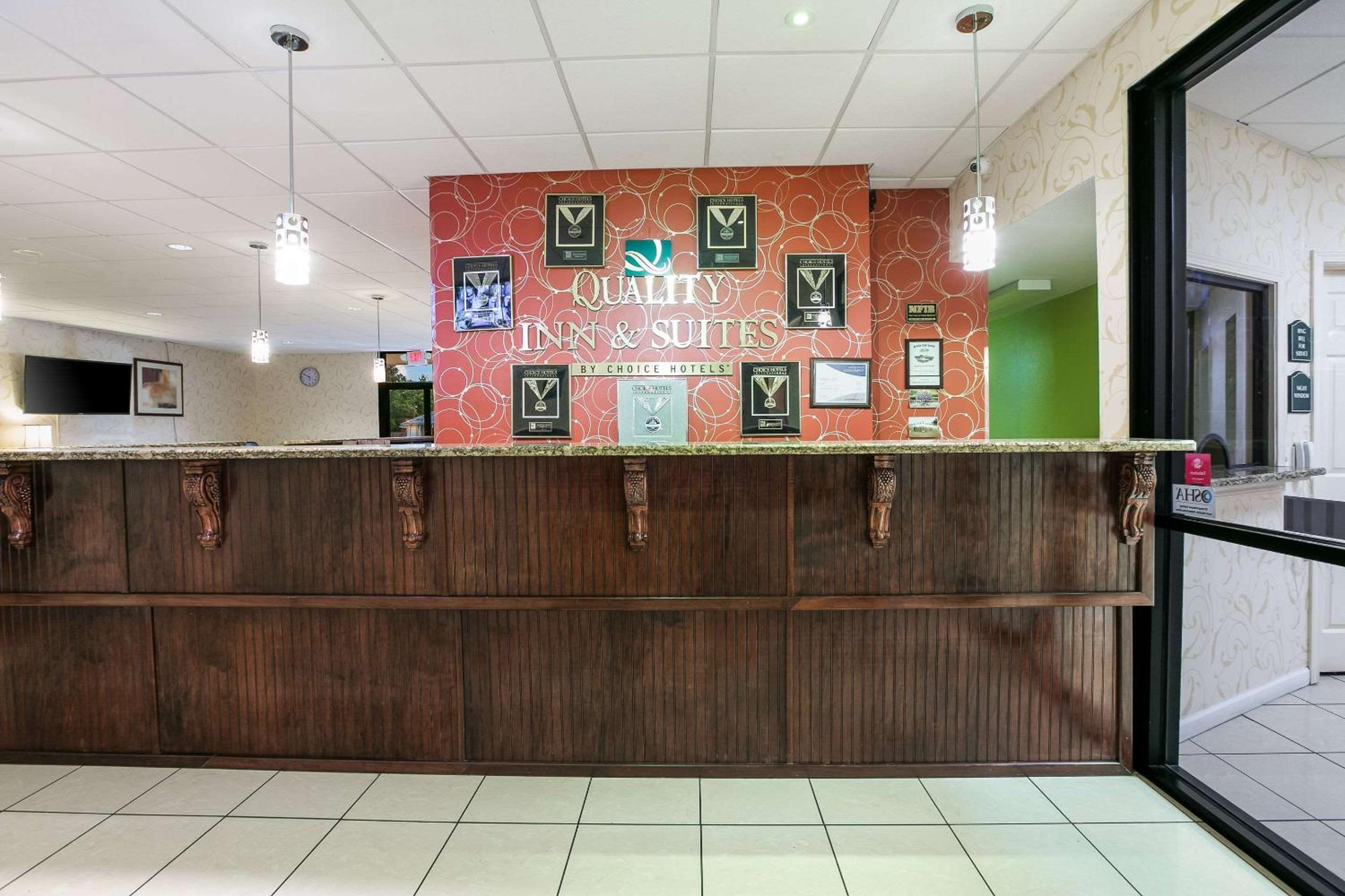 Eufaula Vacations - Quality Inn  Suites near Lake Eufaula - Property Image 5