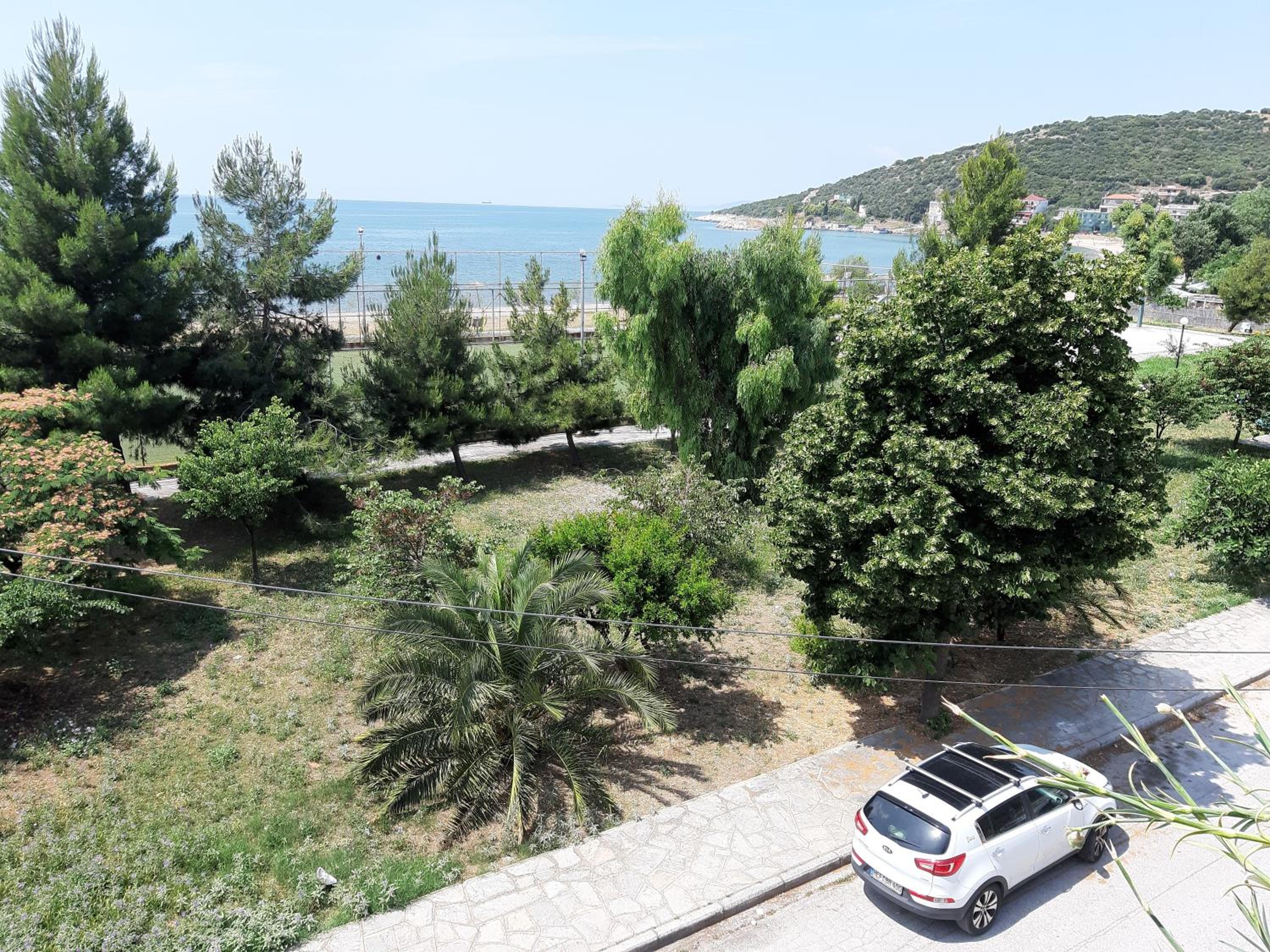 Soula's Sunshine Apartments view 3