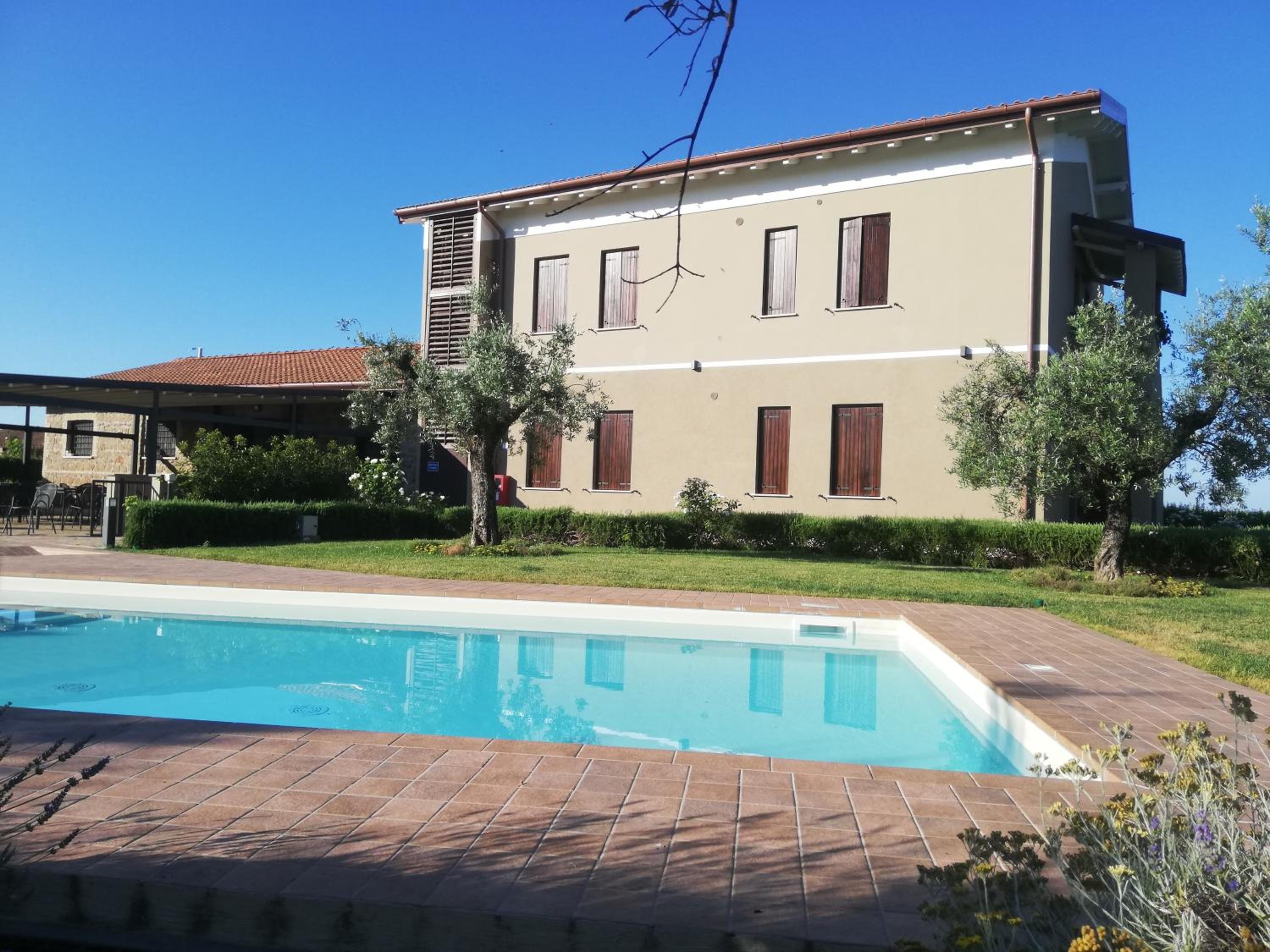 Il Casale degli Ulivi - Agriturismo - TENIMENTI LEONE
