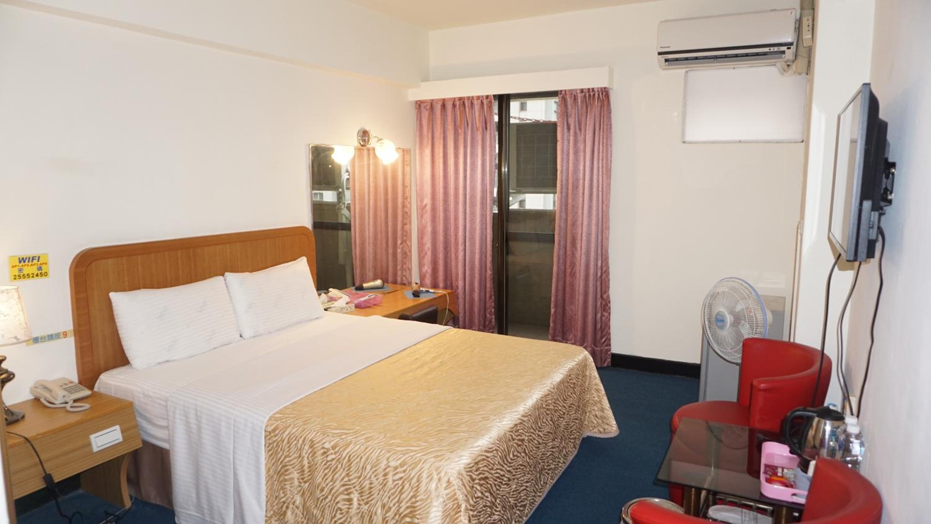 Chian Huei Business Hotel - Image 1