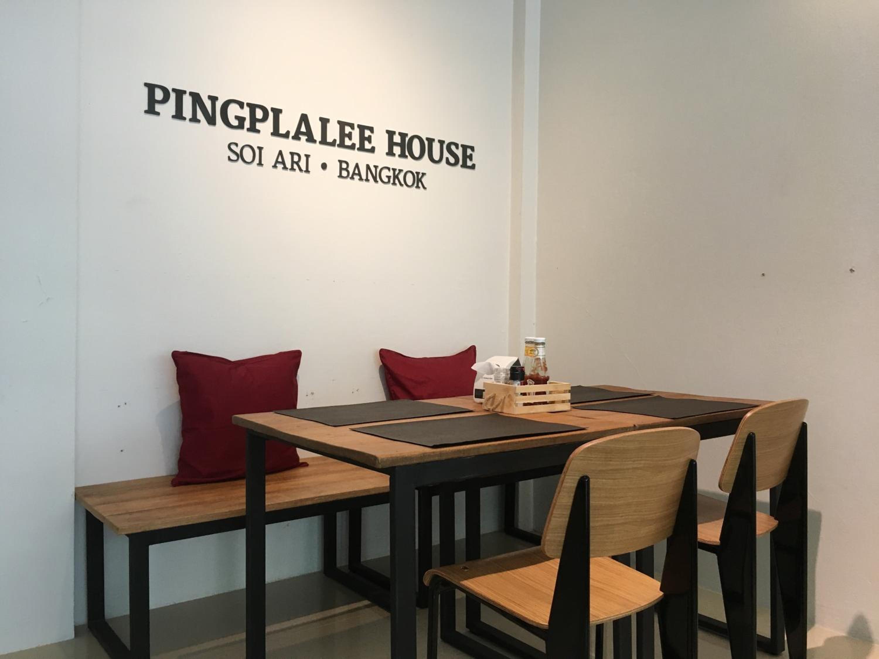 Pingplalee Female House