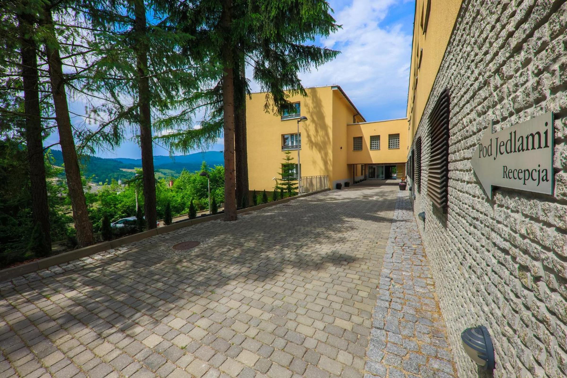 Hotel Pod Jedlami - Image 1