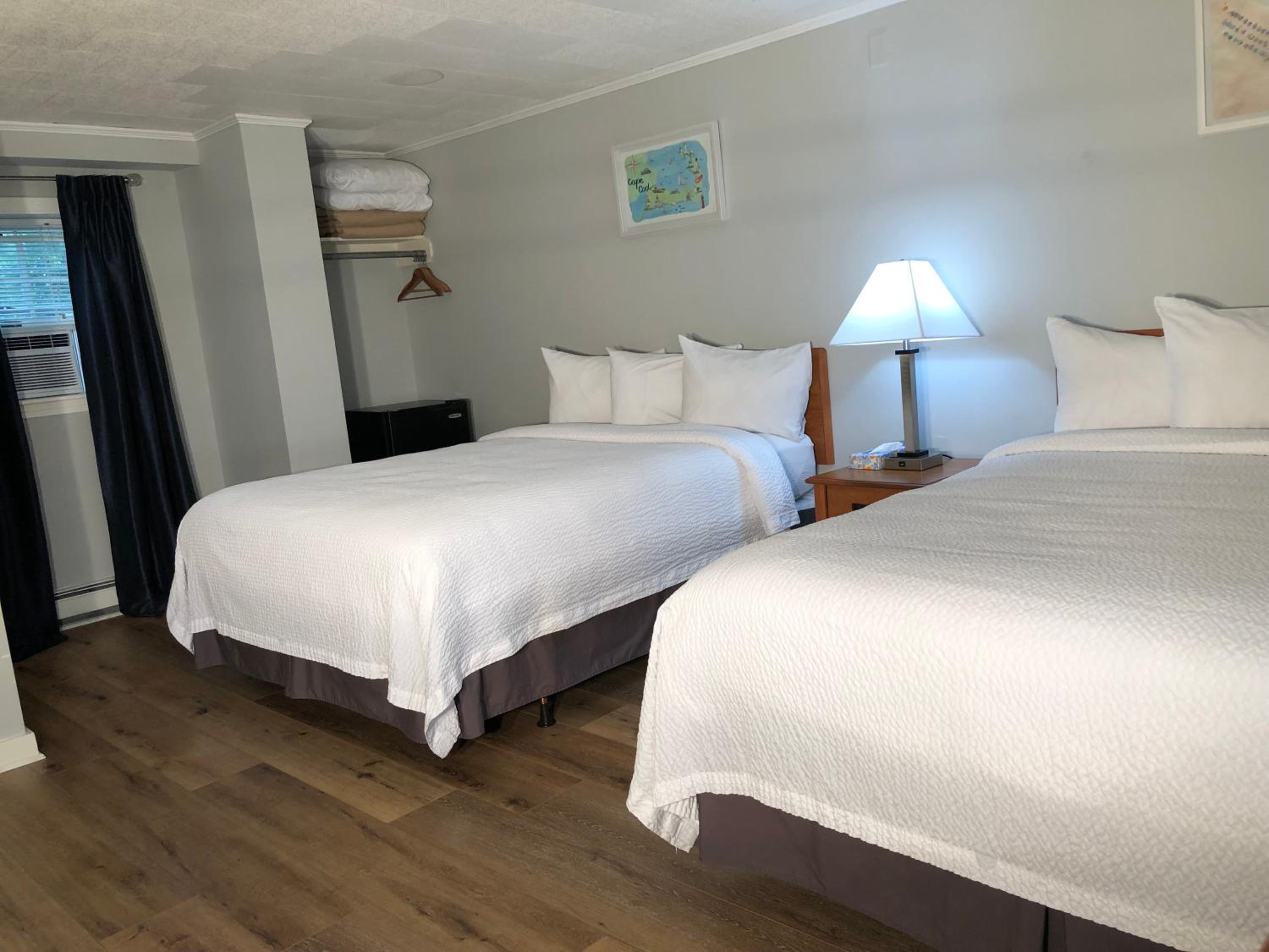 Hyannis Inn