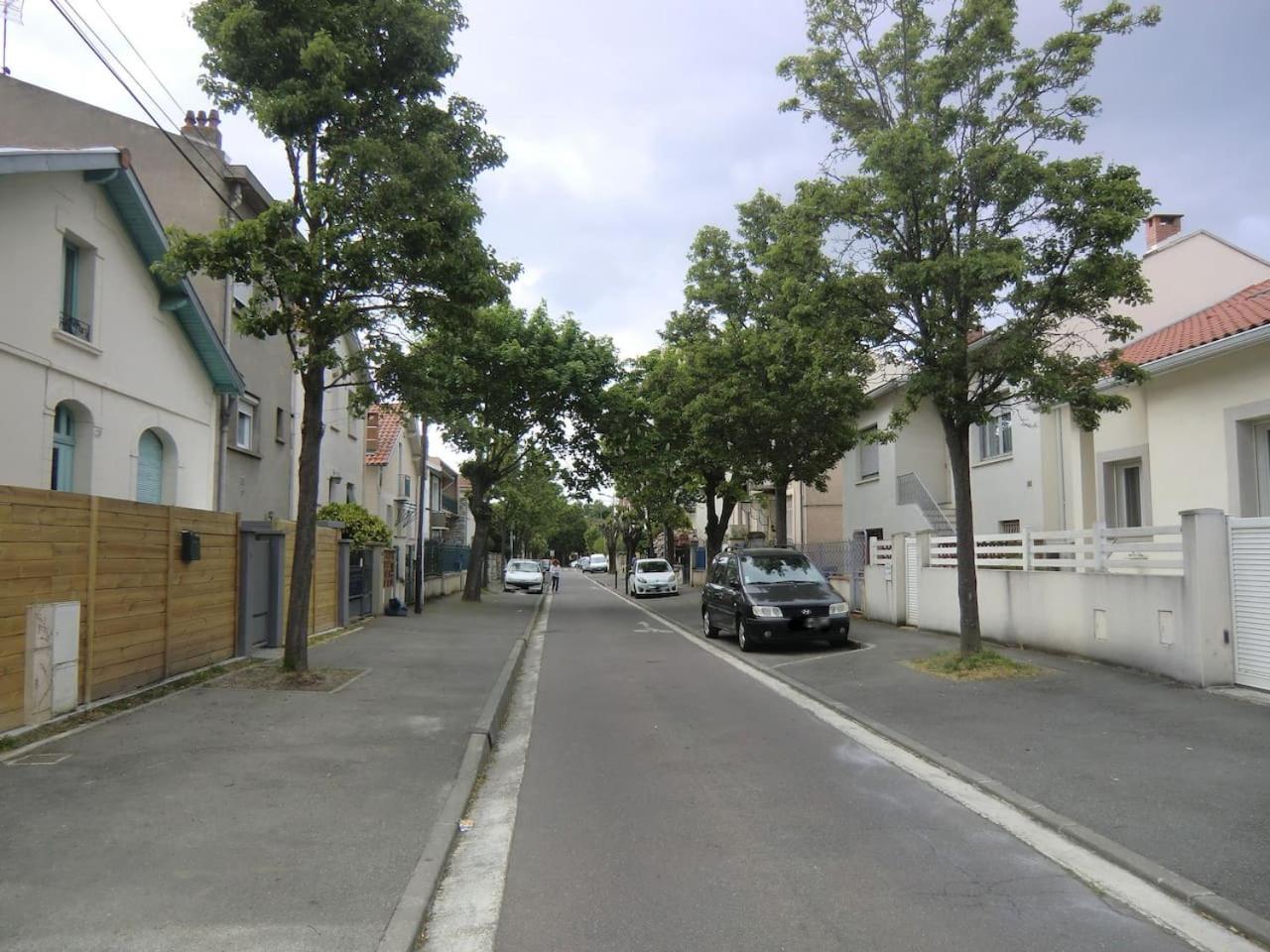 :) Grand studio lumineux à Toulouse et parking