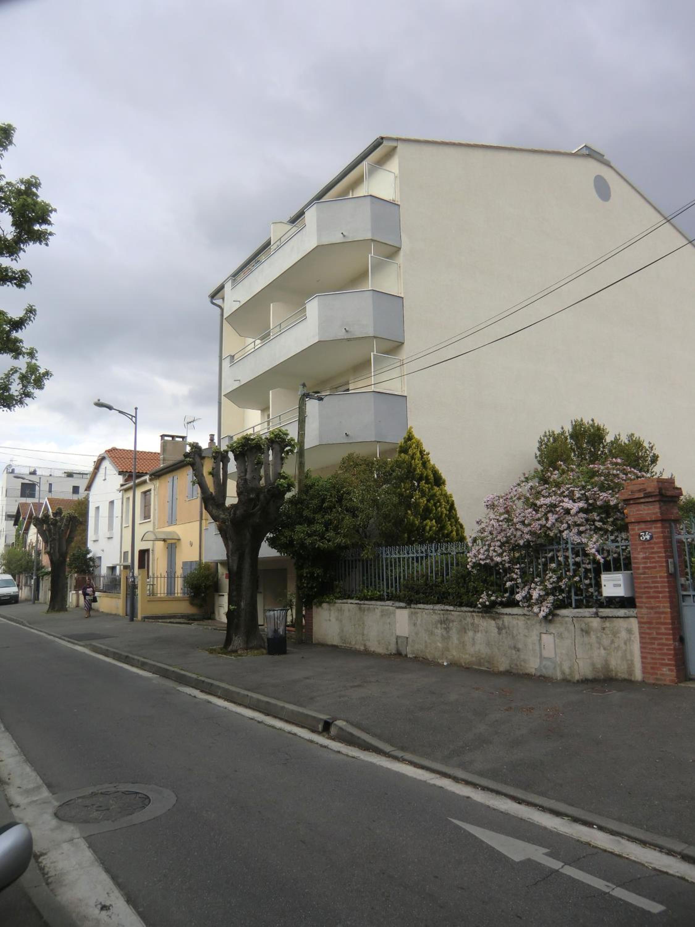 :) Grand studio lumineux à Toulouse et parking