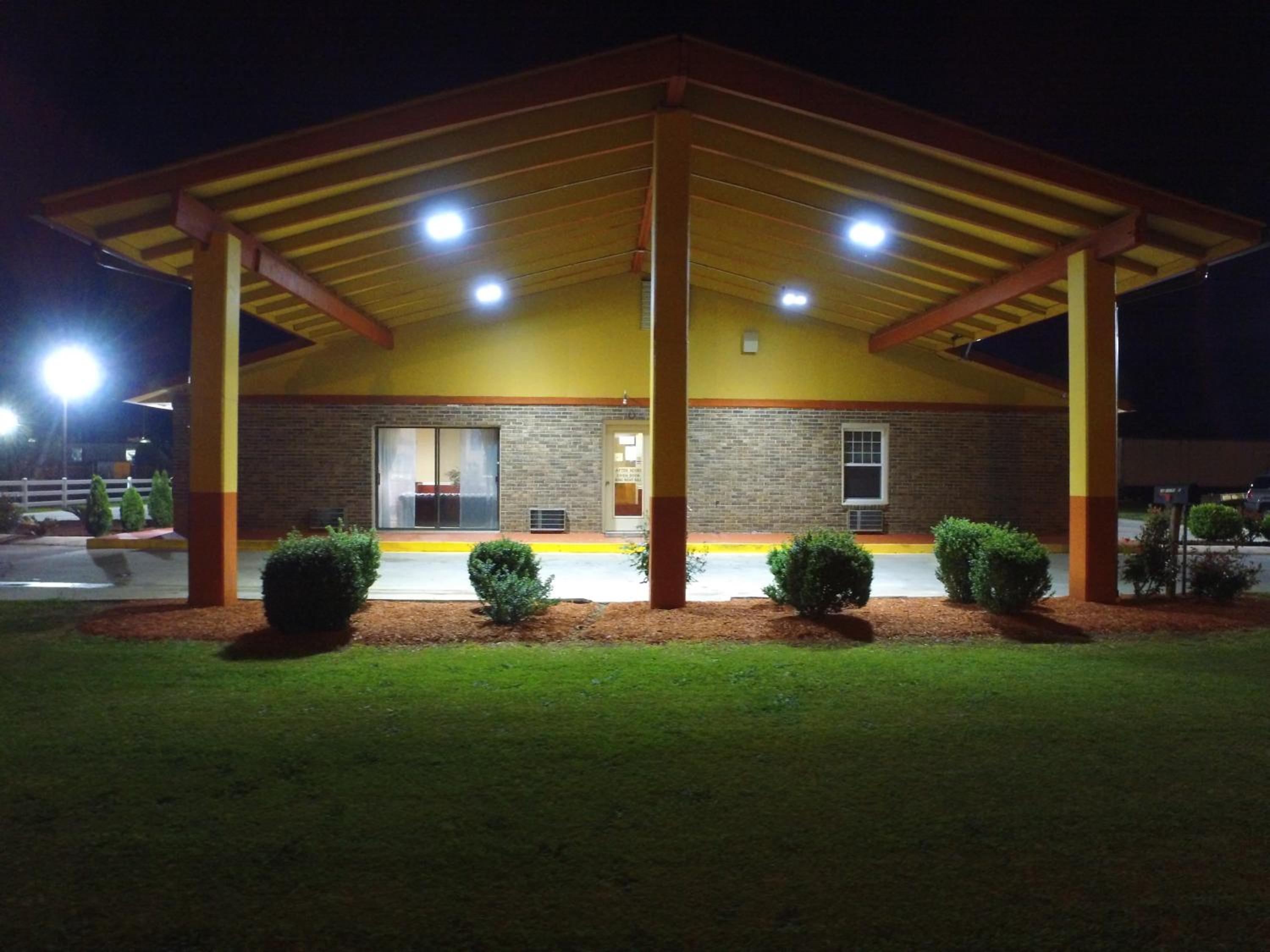 Cross Road Motel view 3