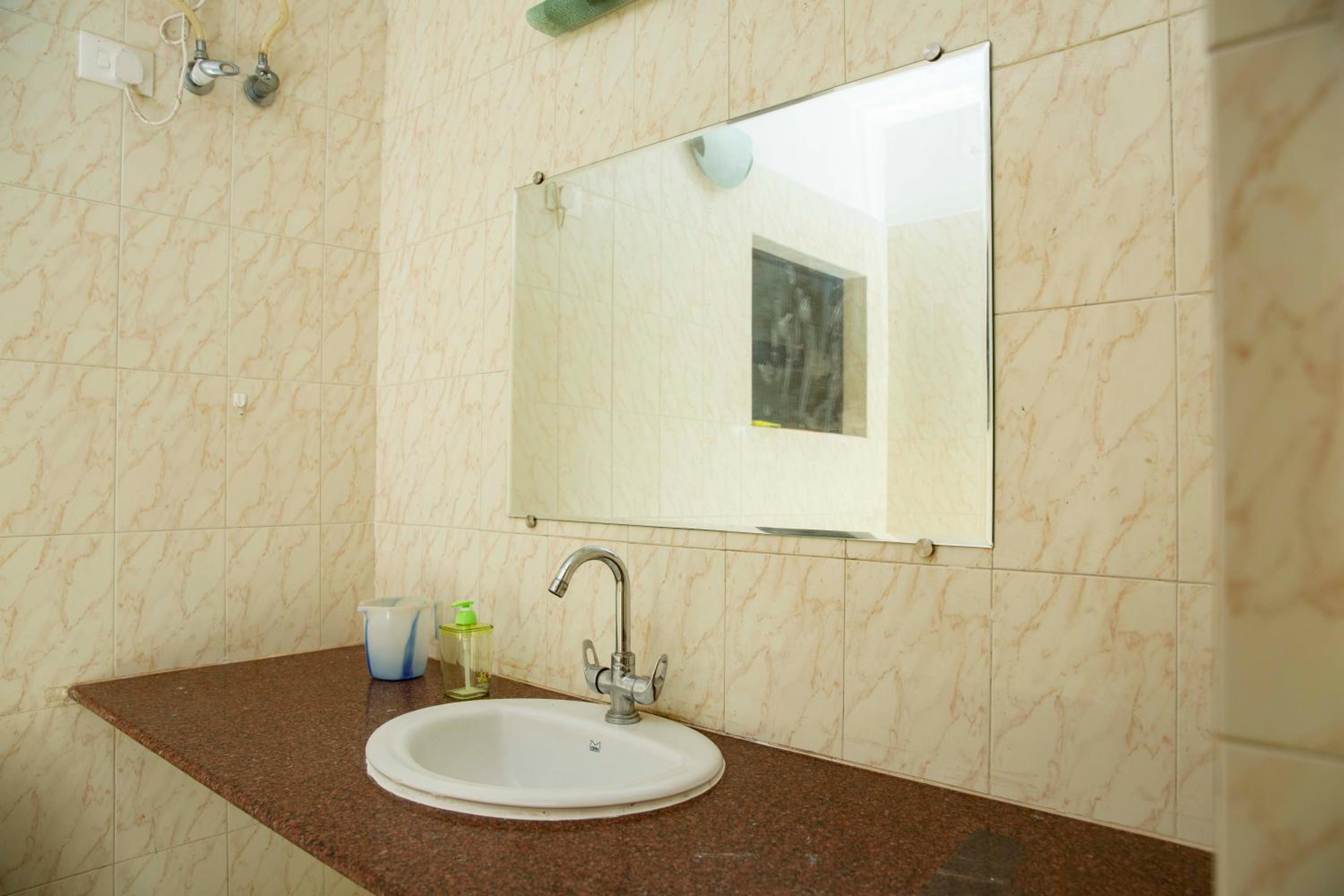 Laxmi's Apartment - Coconut Grove Residence