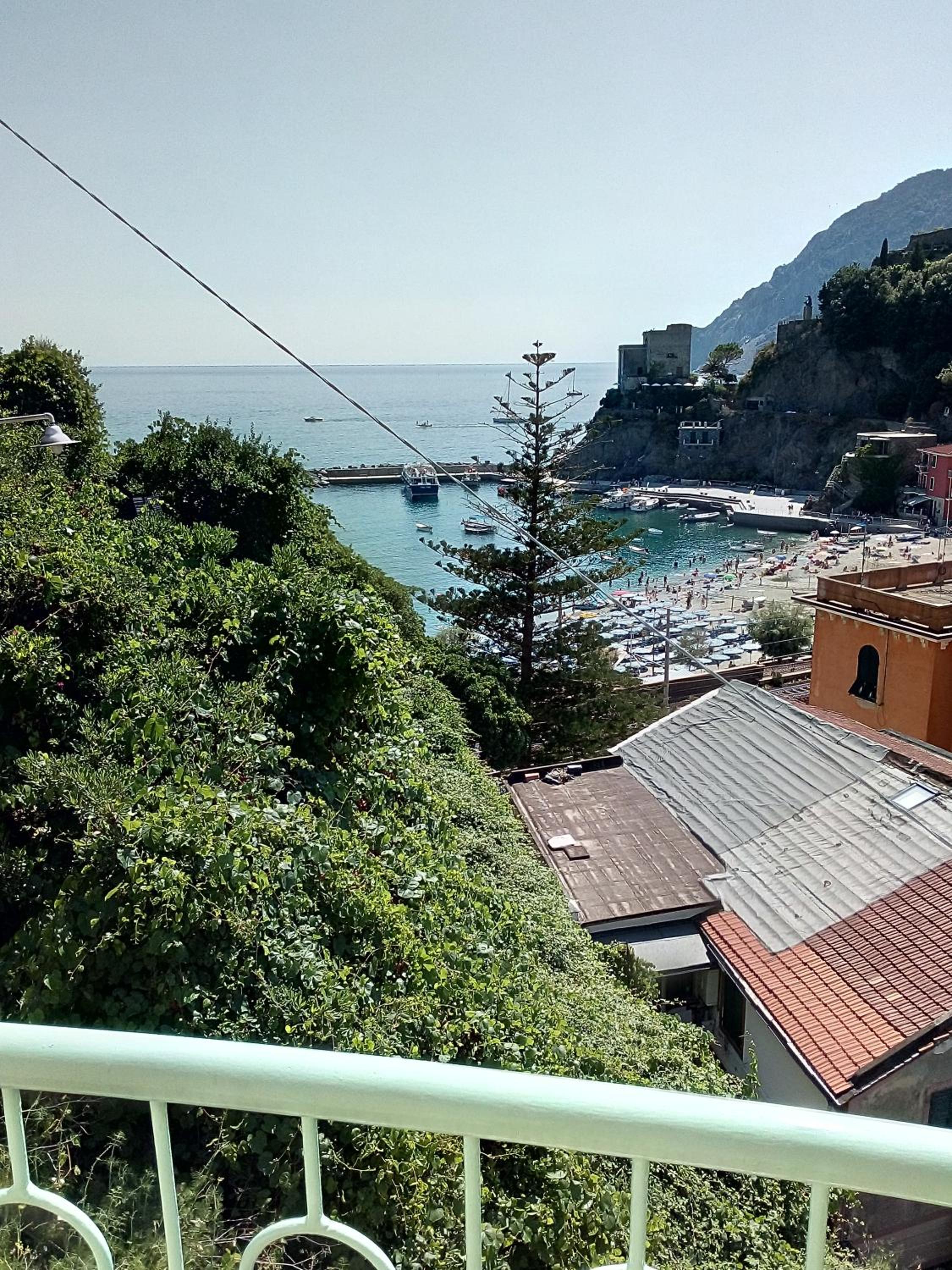 Monterosso Apartments in Servano's Villas view 3