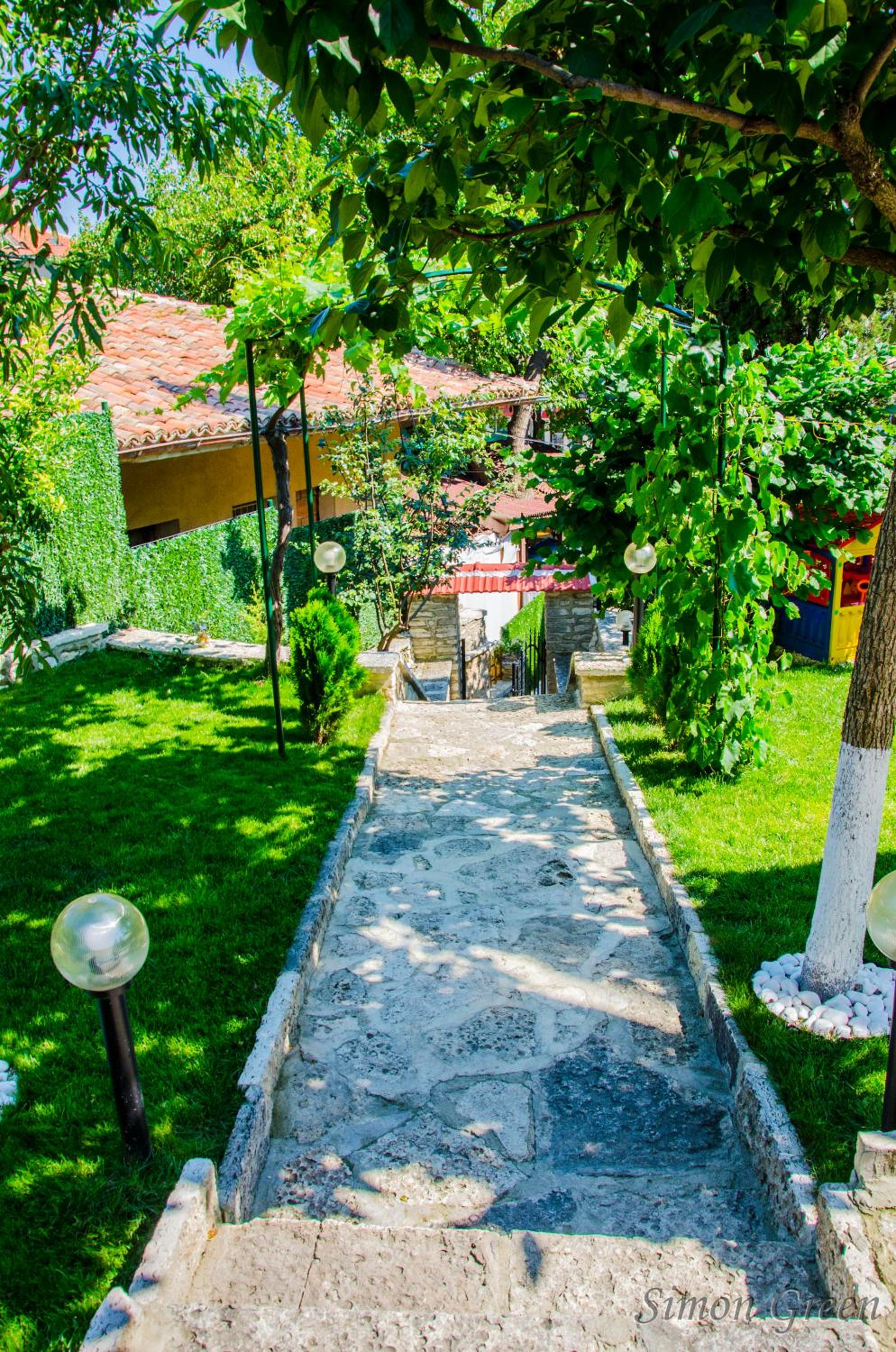 Balchik Vacations - Guest House Simon Green - Property Image 1