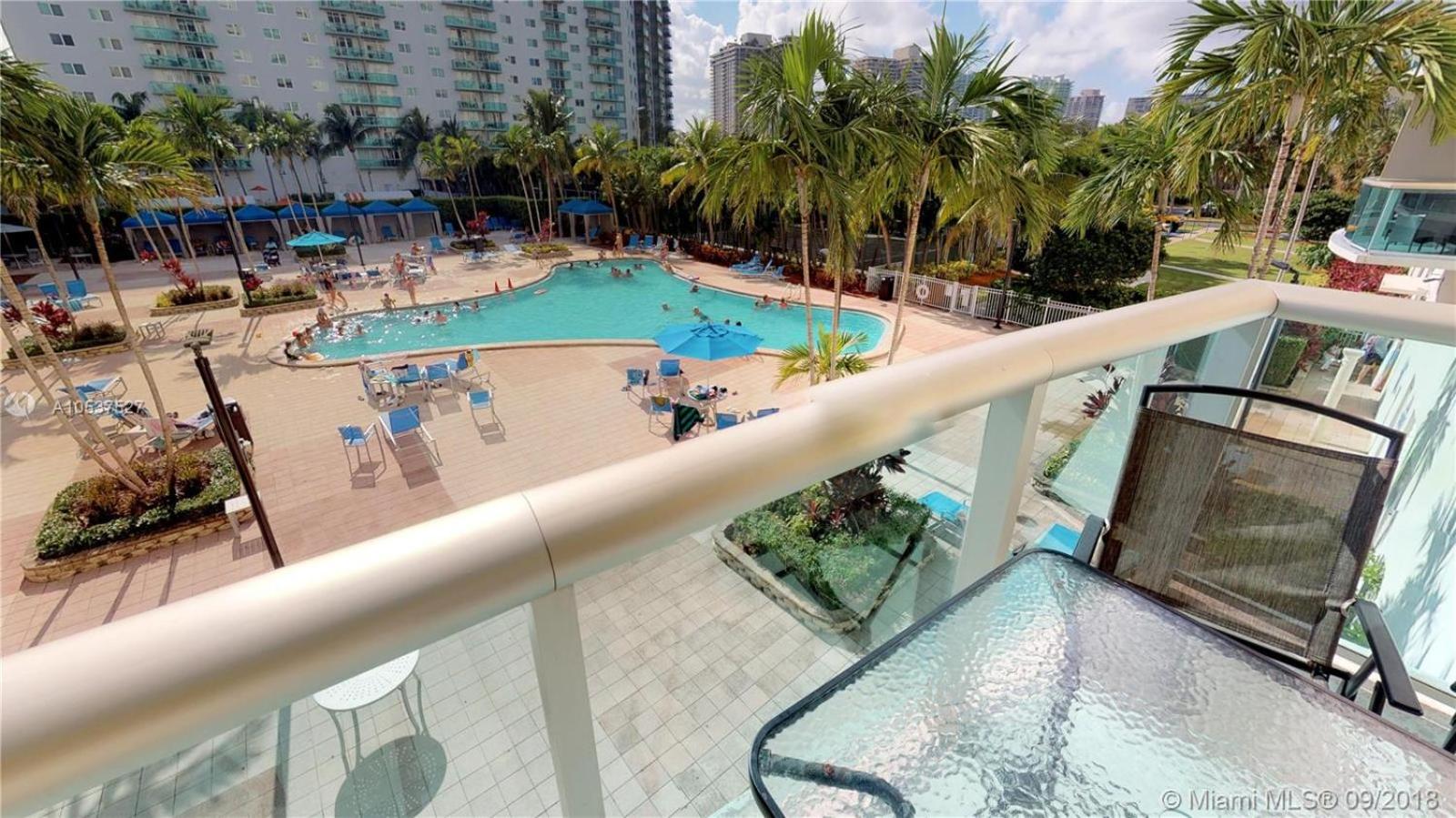 Hotel Sunny Isles Condo Resort - Image 1