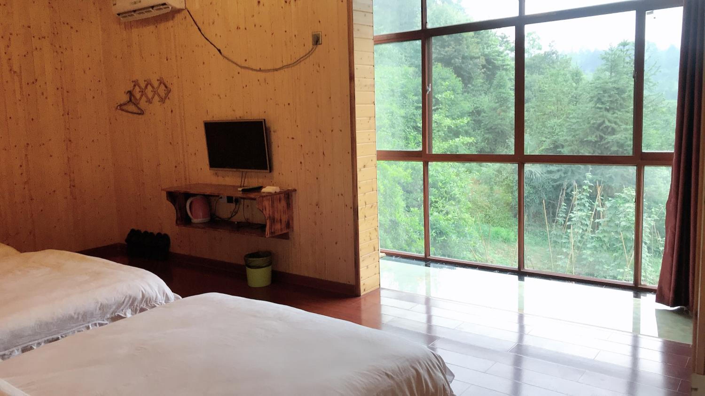 Tongfu Inn(In the National Park)