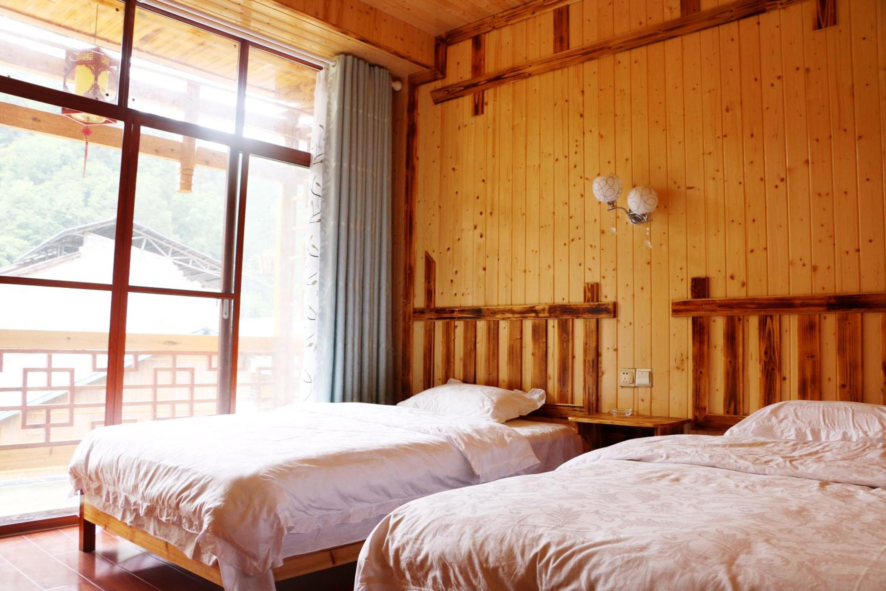 Tongfu Inn(In the National Park)
