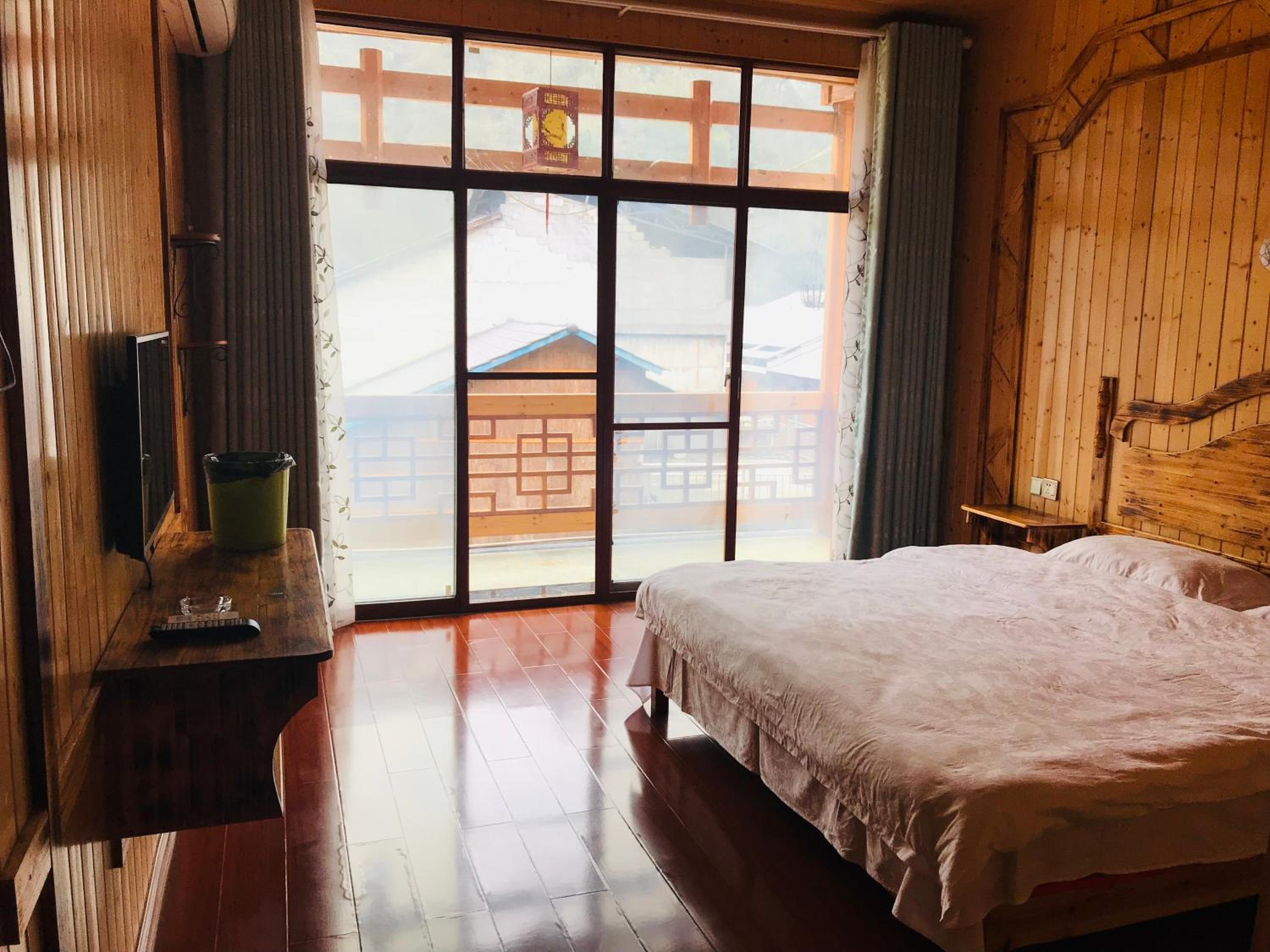 Tongfu Inn(In the National Park)