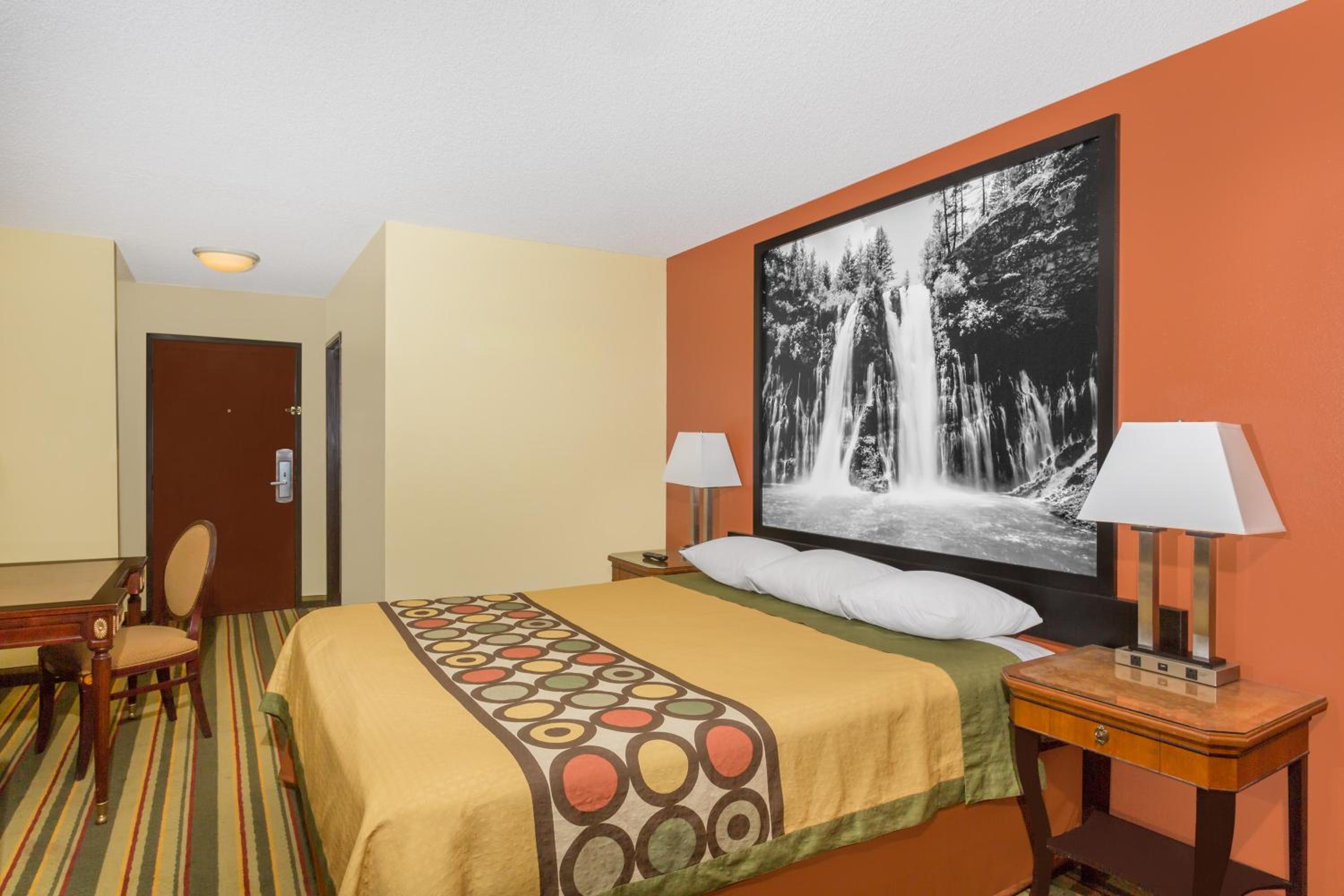 Chico Vacations - Super 8 by Wyndham Chico - Property Image 7