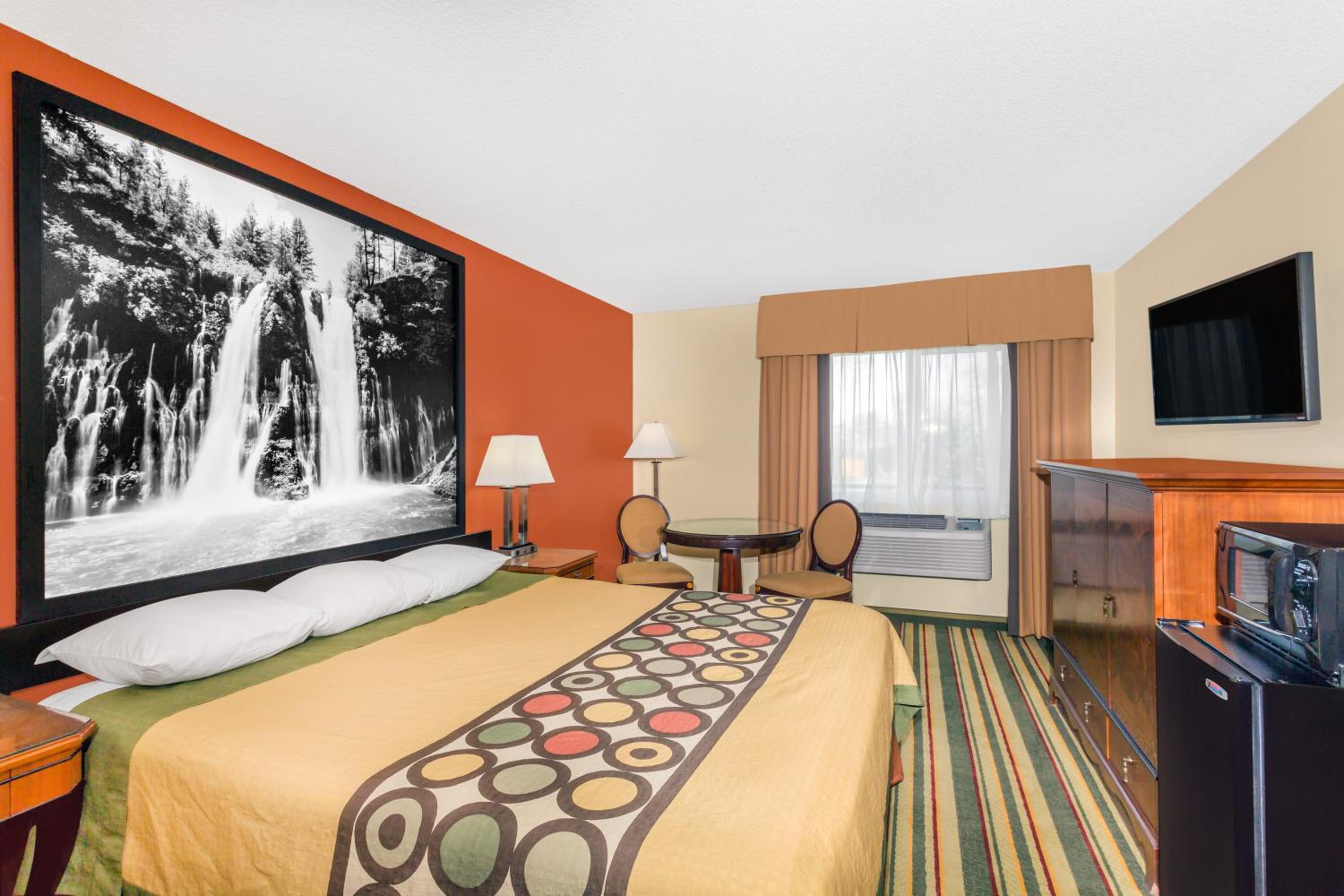 Chico Vacations - Super 8 by Wyndham Chico - Property Image 5