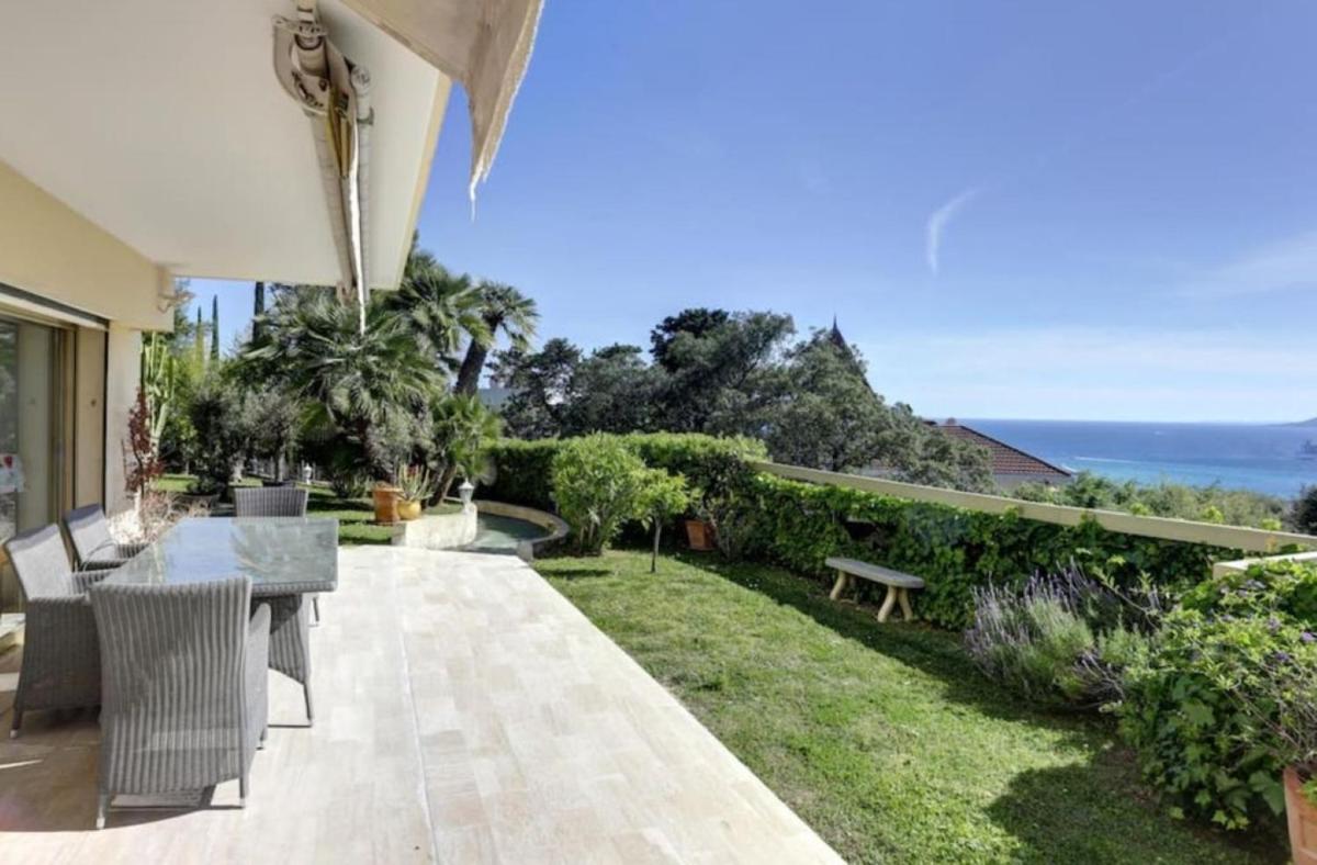 Cannes la Californie, appartement-villa LE SAINT GEORGES, avec grand jardin et vue mer view 2