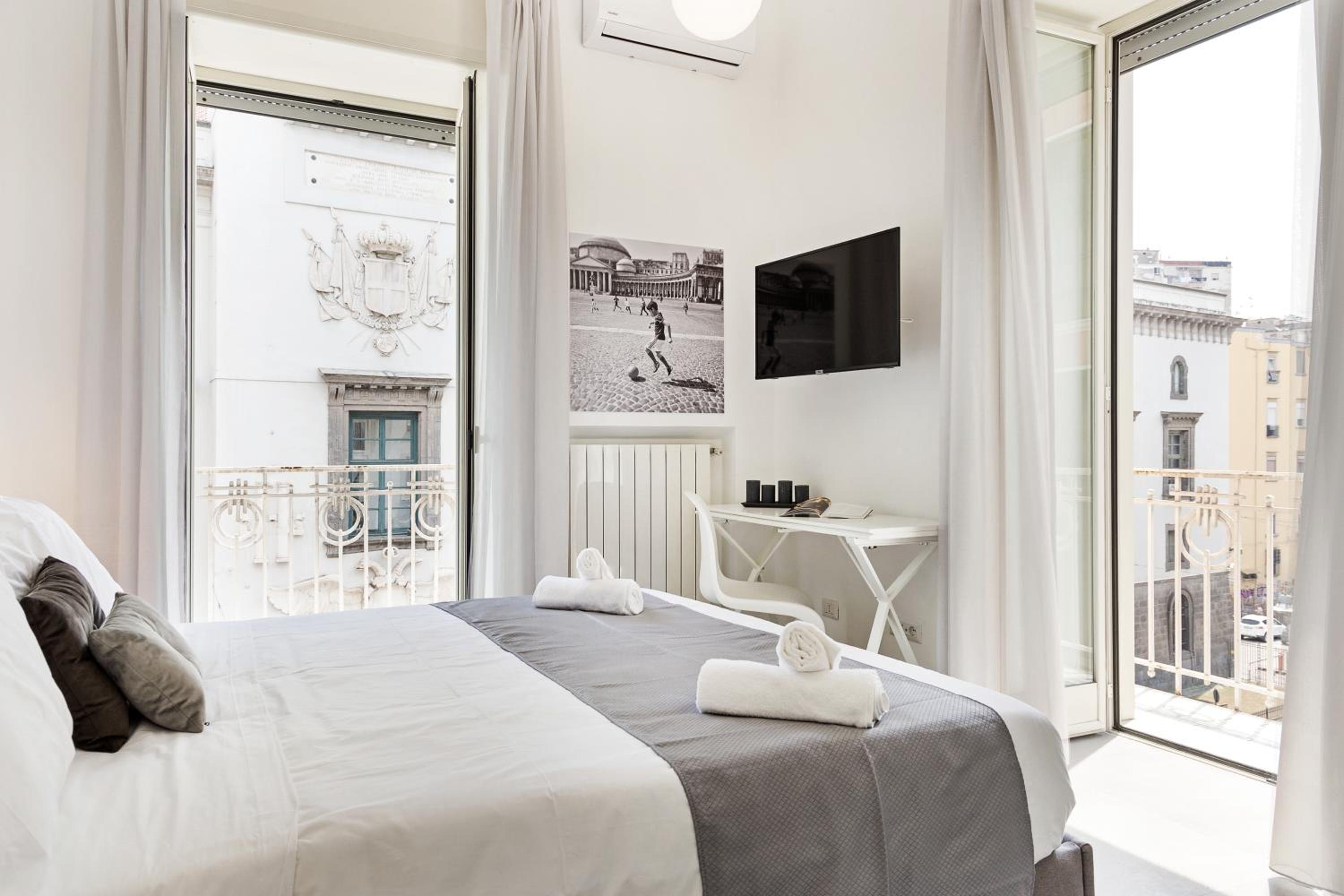 GuestHost - Napoli Suite Caravaggio Apartment