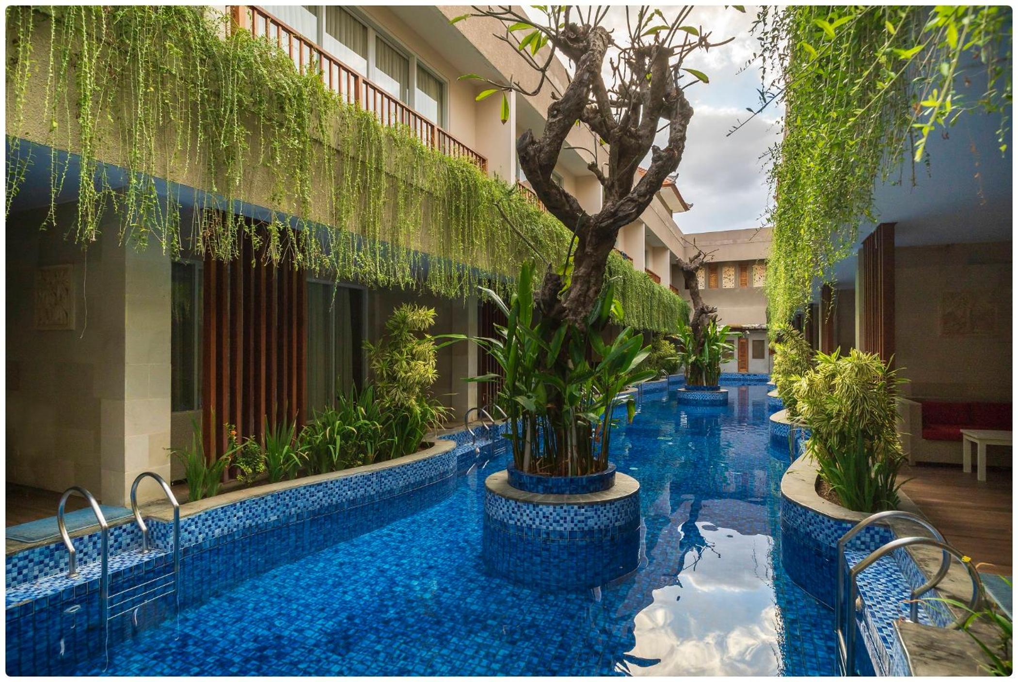 d'Nusa Beach Club and Resort
