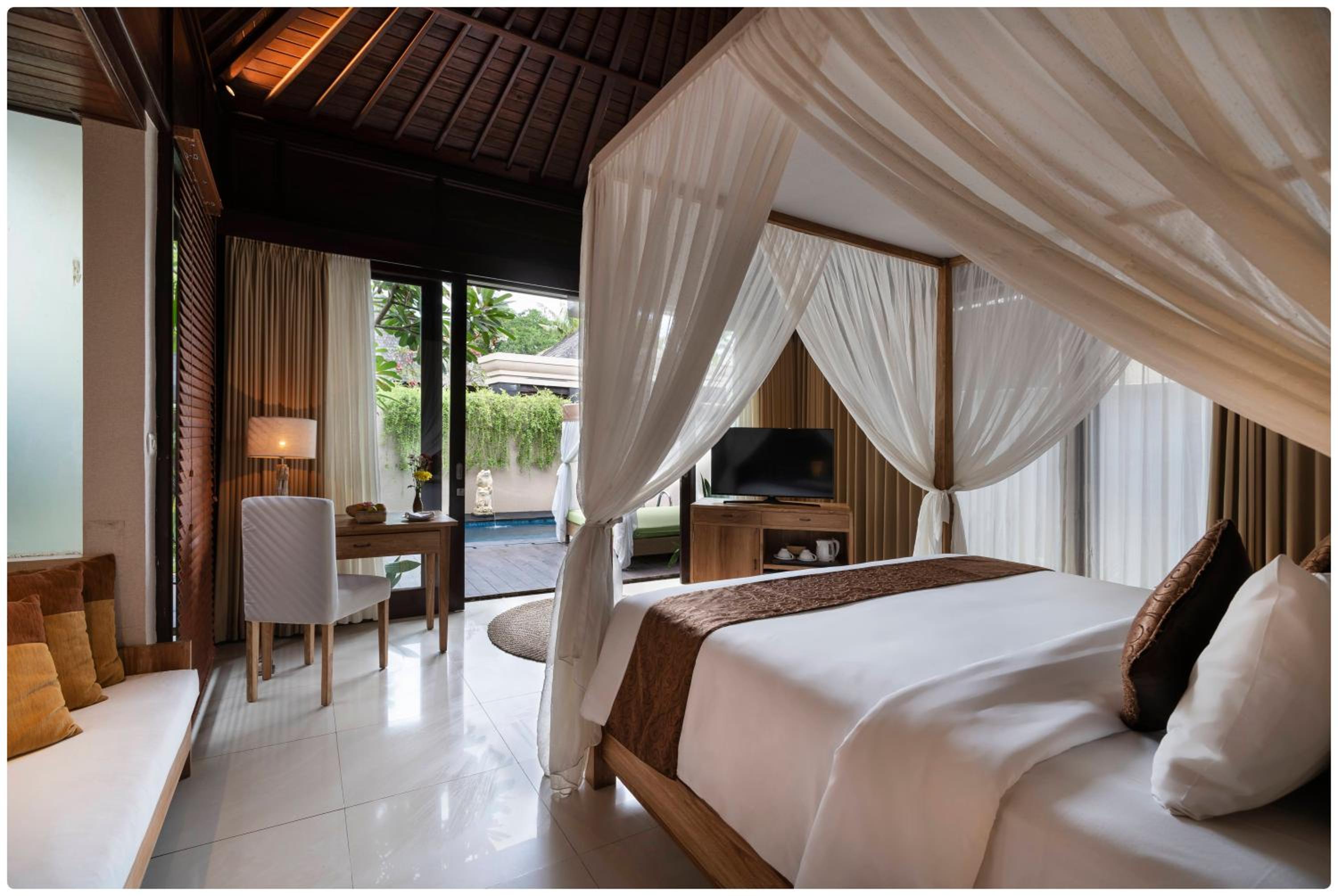 d'Nusa Beach Club and Resort