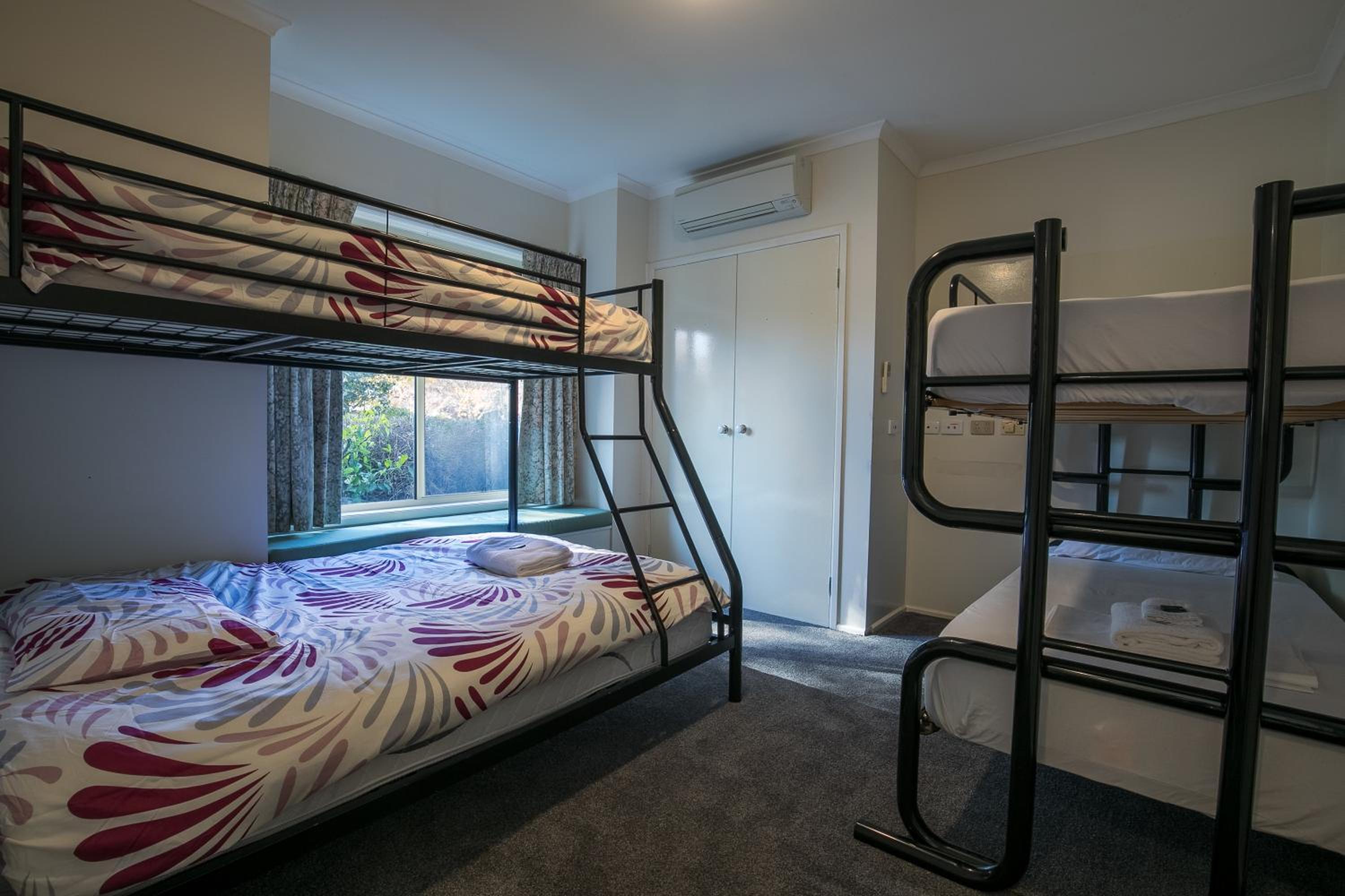 The Birch House - Silver Birches Accommodation Bright