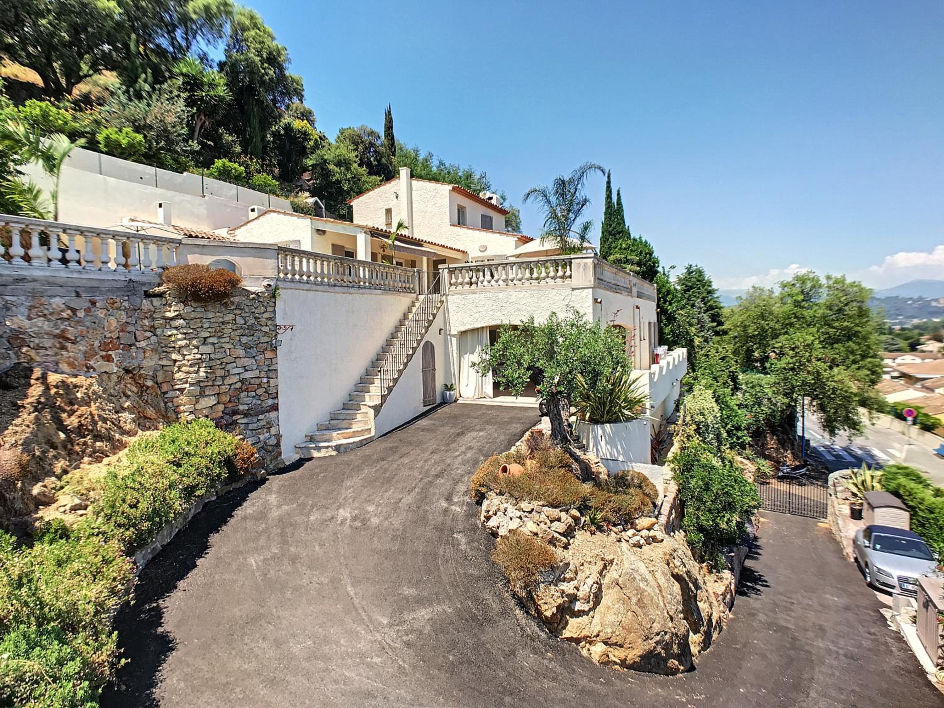 3 Bedrooms Villa near Cannes - Pool & Jacuzzi - Sea View view 3
