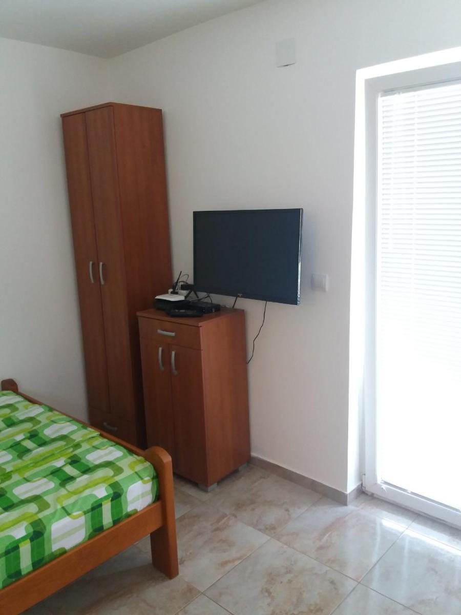 Photo 8