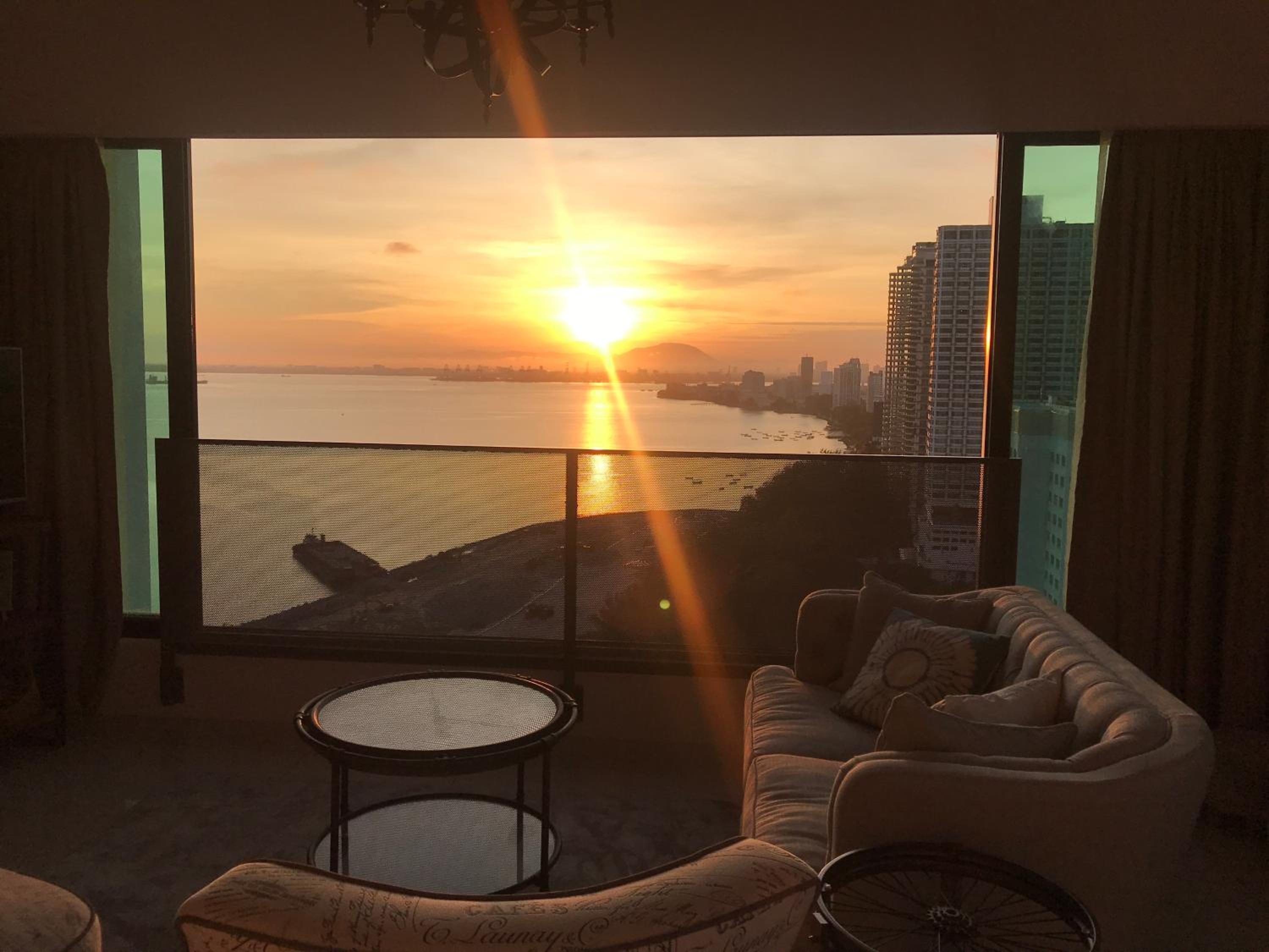 SUNRISE Gurney Seaview Luxury Duplex photo 2