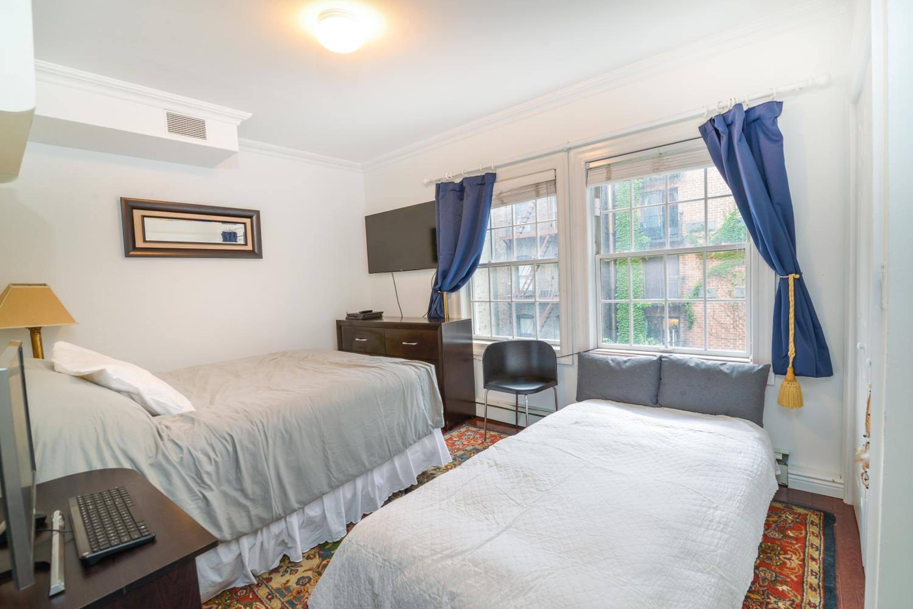 TOWNHOUSE 222