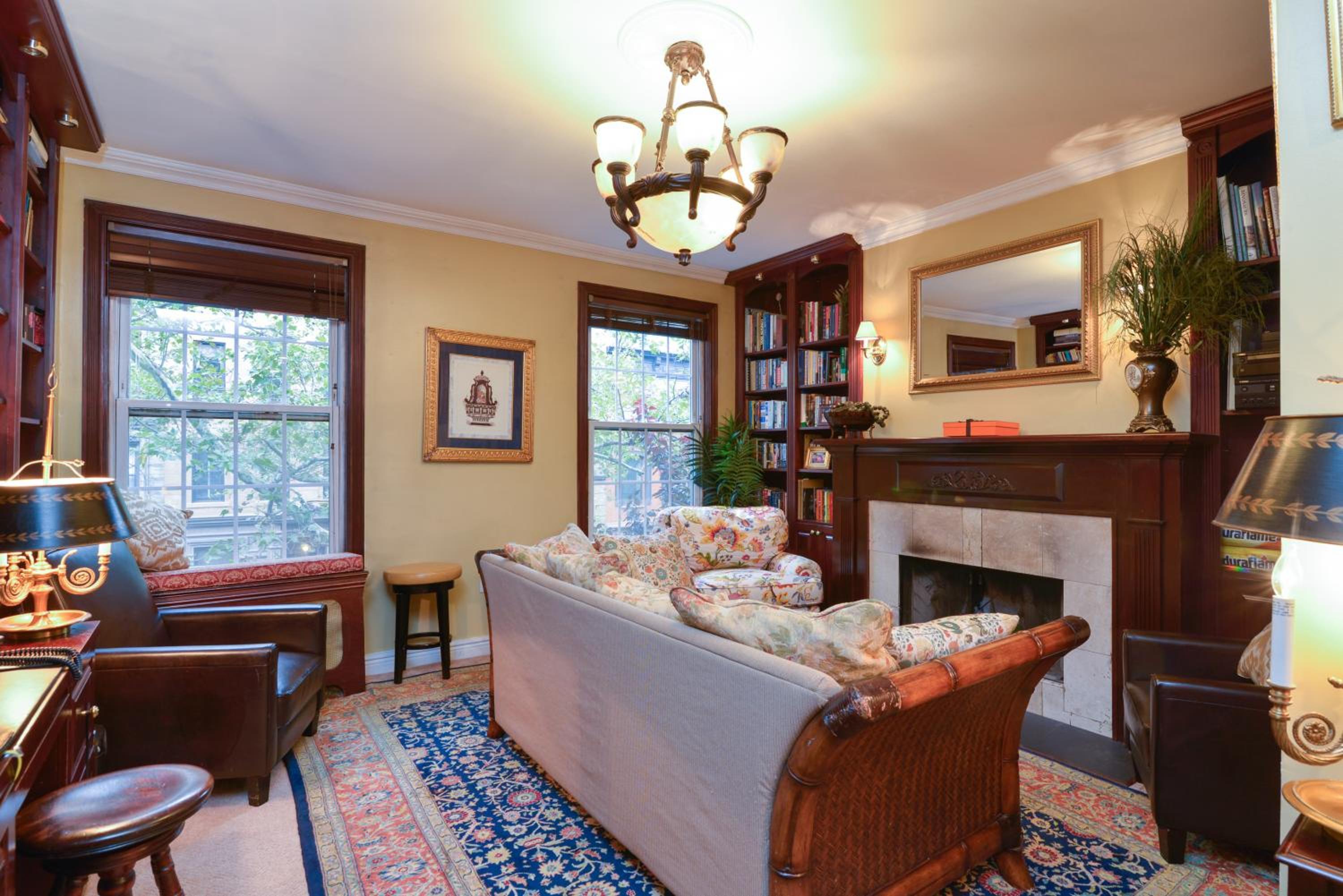 TOWNHOUSE 222