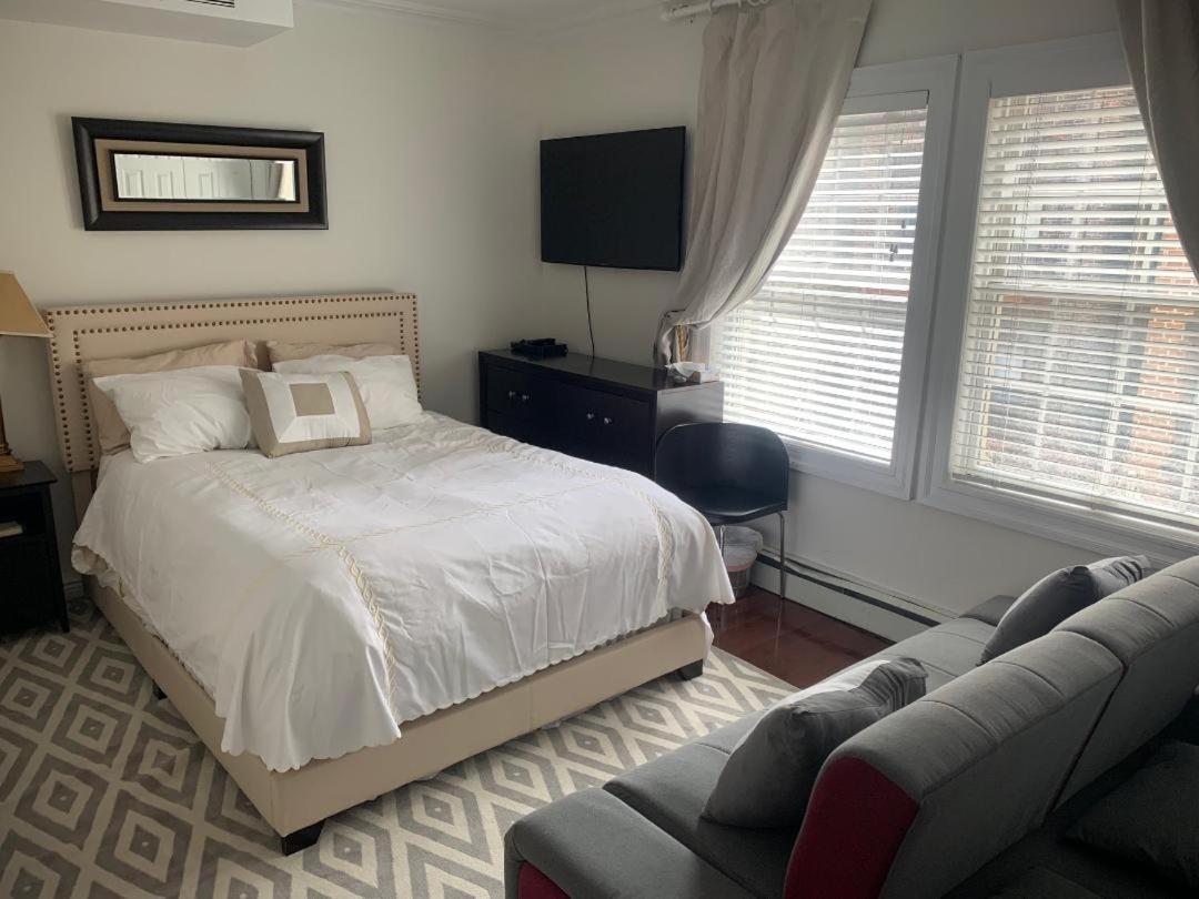 TOWNHOUSE 222