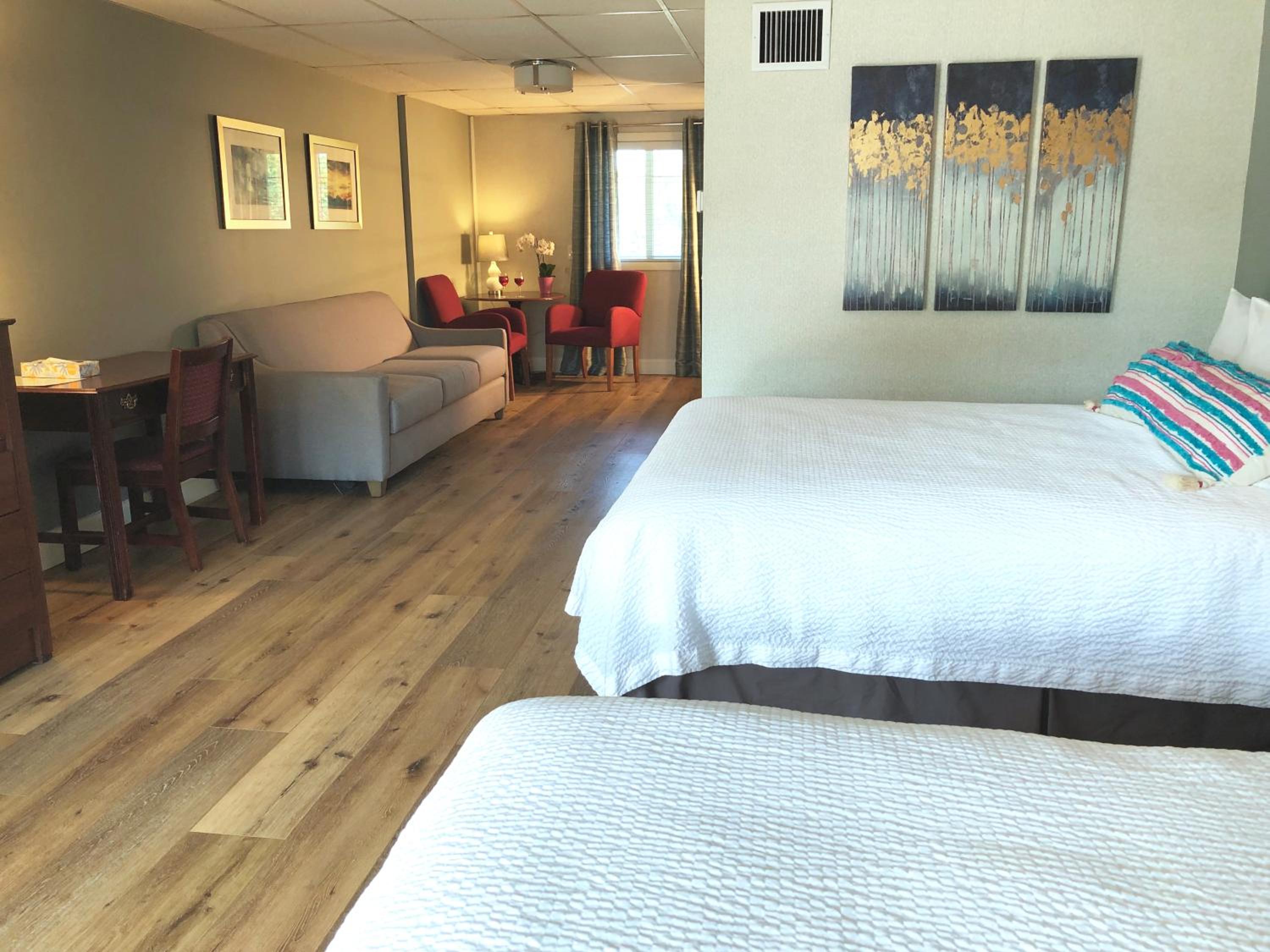 Hyannis Inn