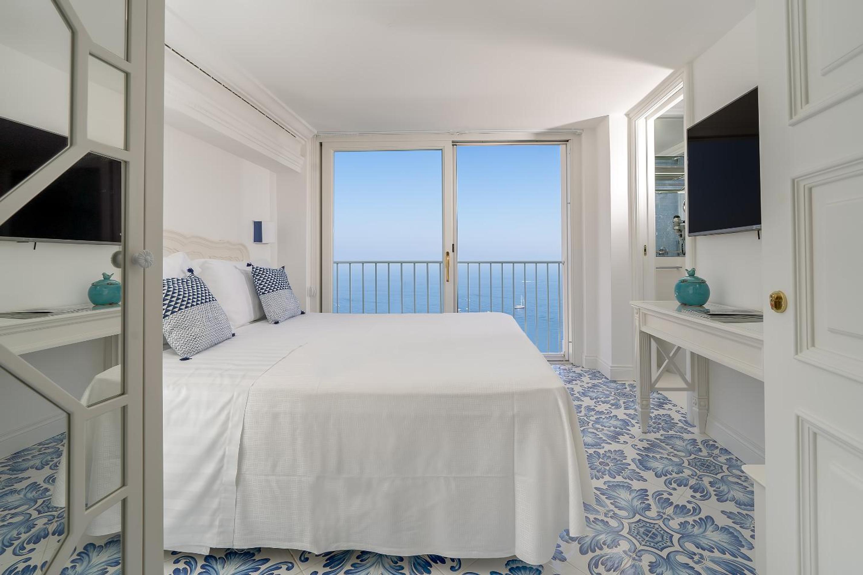 Piazzetta Diefenbach en Capri — hotel room
