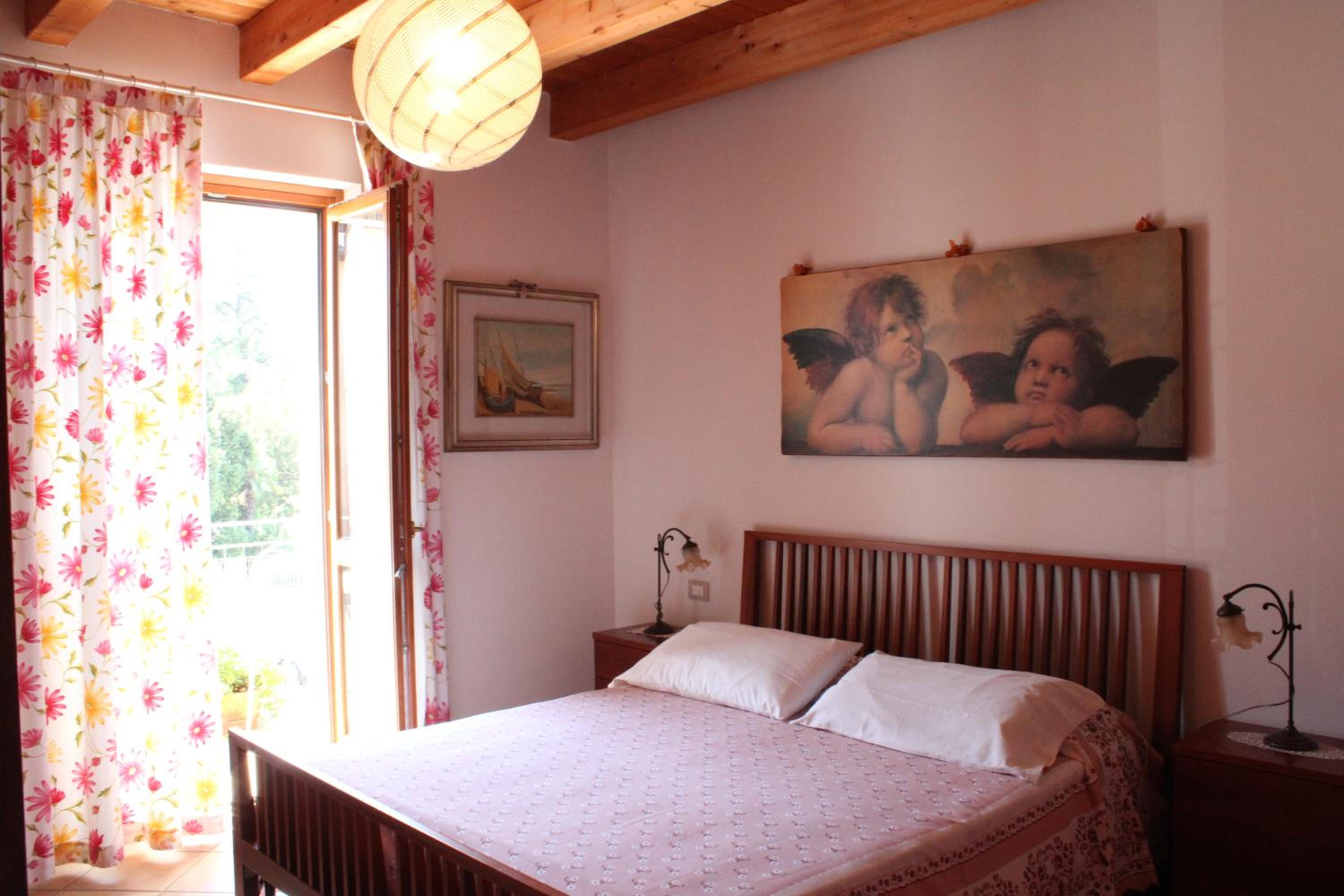 Bed & Breakfast Lucy view 2
