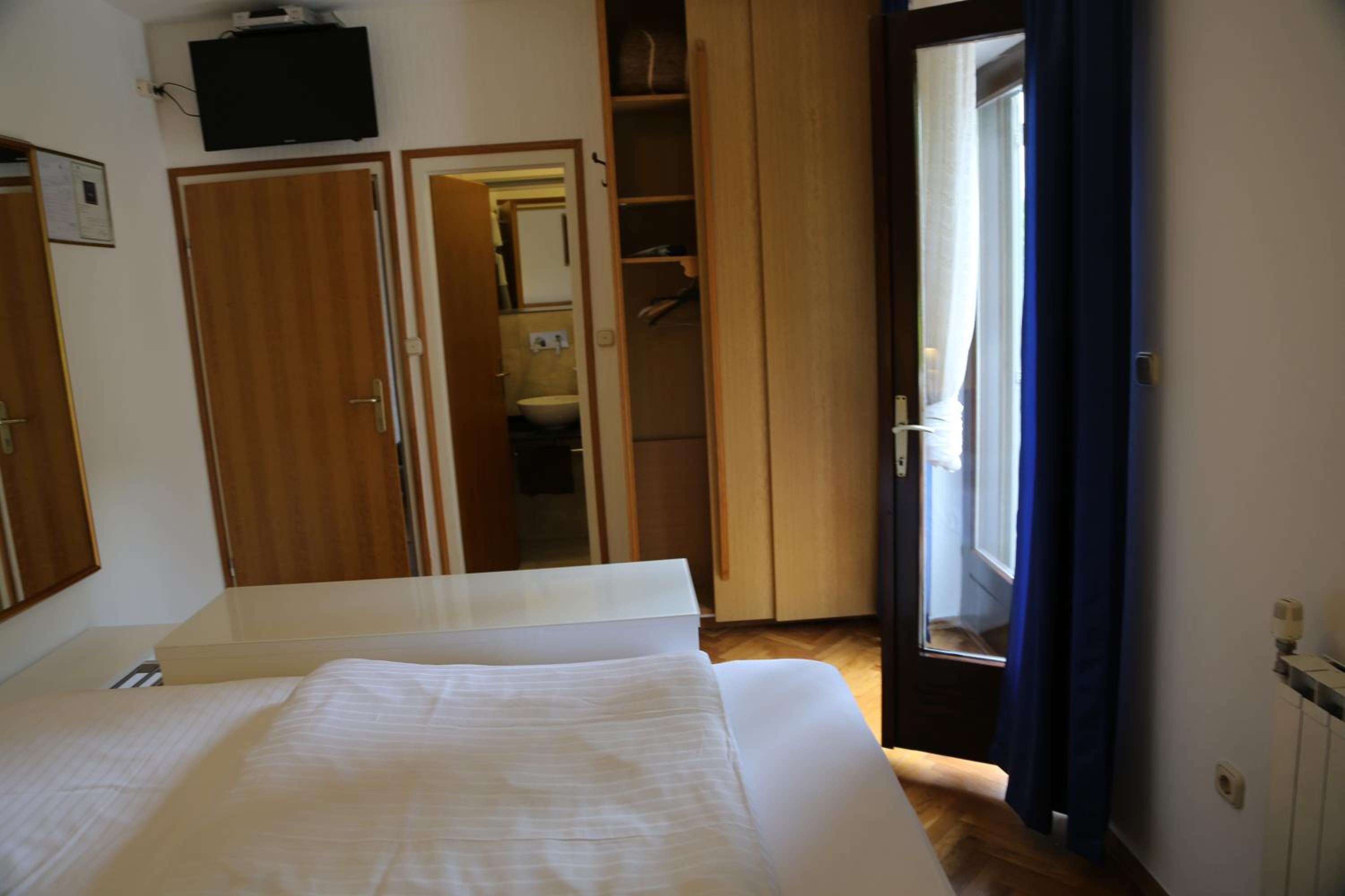 Photo 44