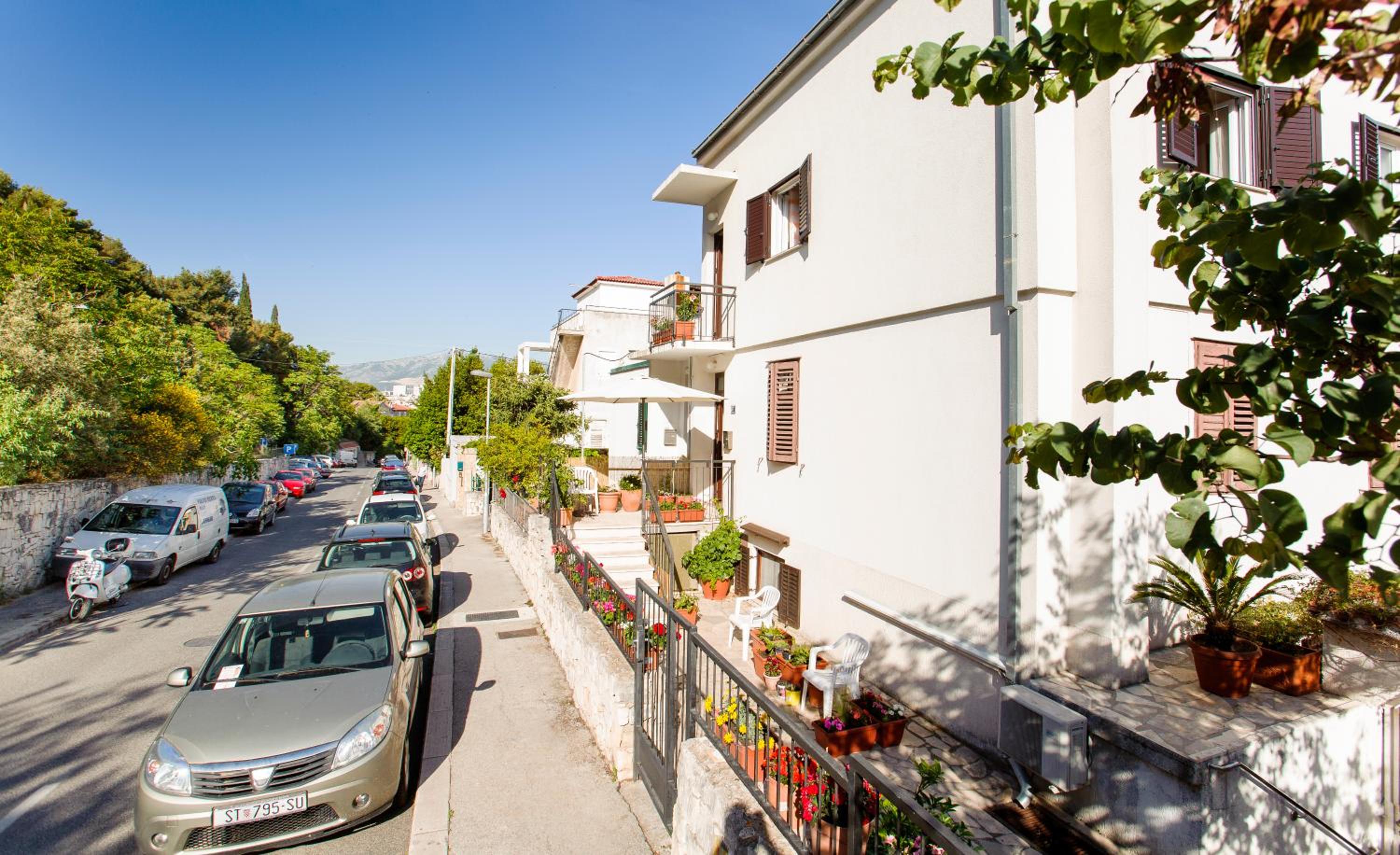 Marasovica Apartments