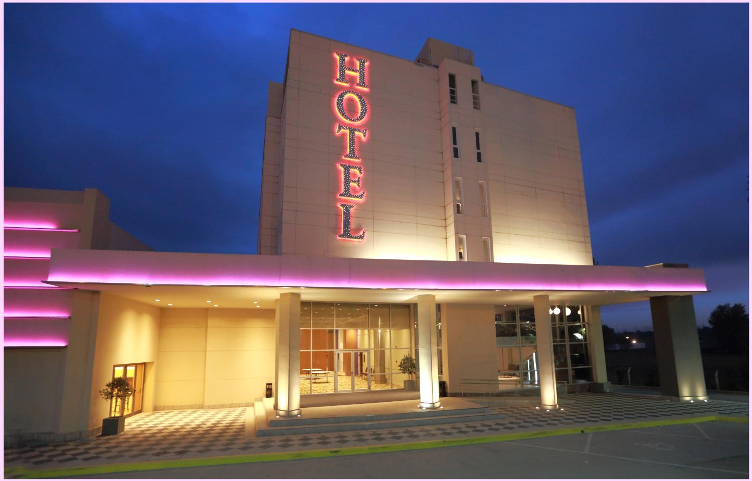 Hotel y Casino Del Río - Cipolletti - Image 1