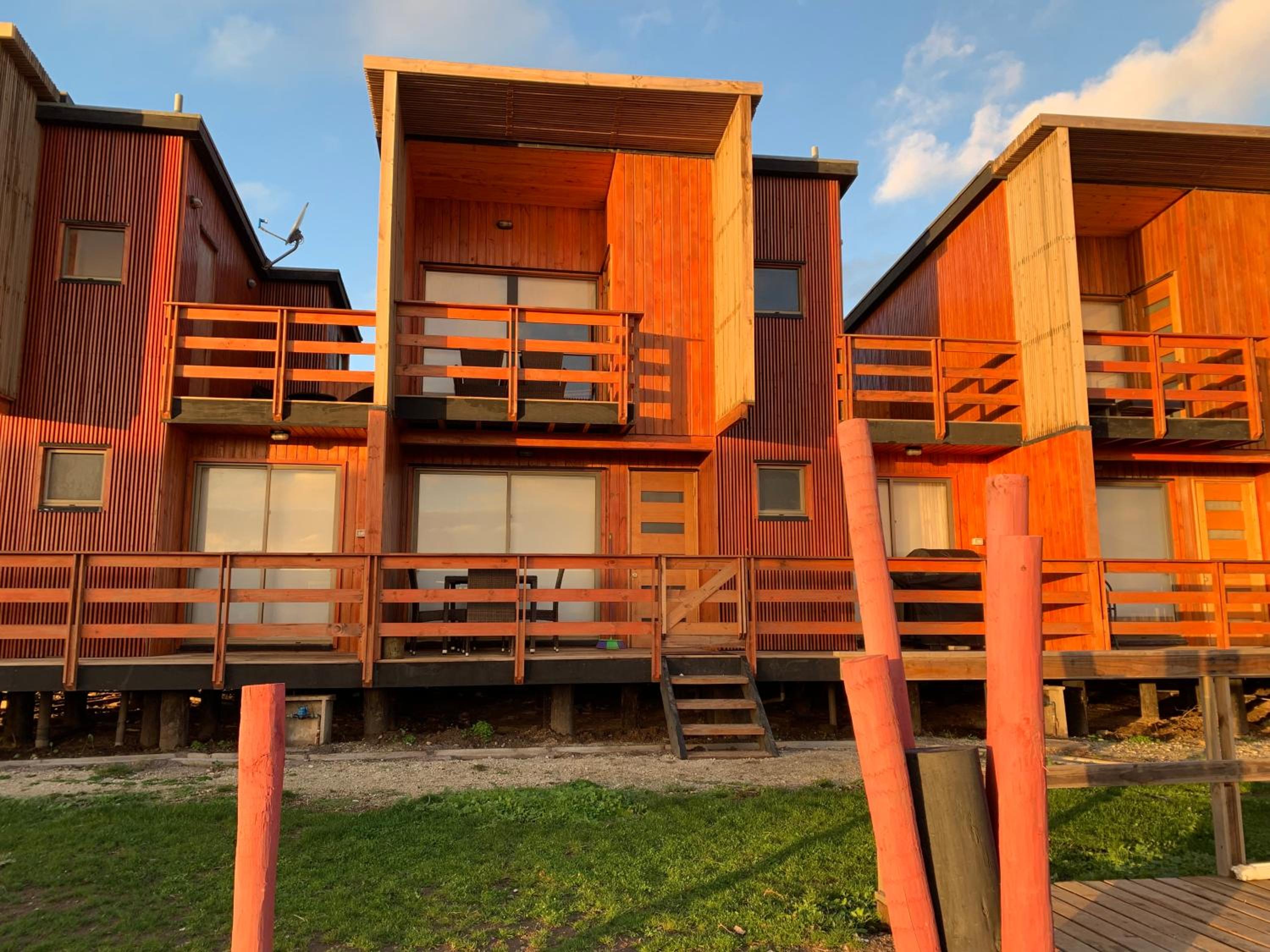 Casa con acceso directo a playa en condominio