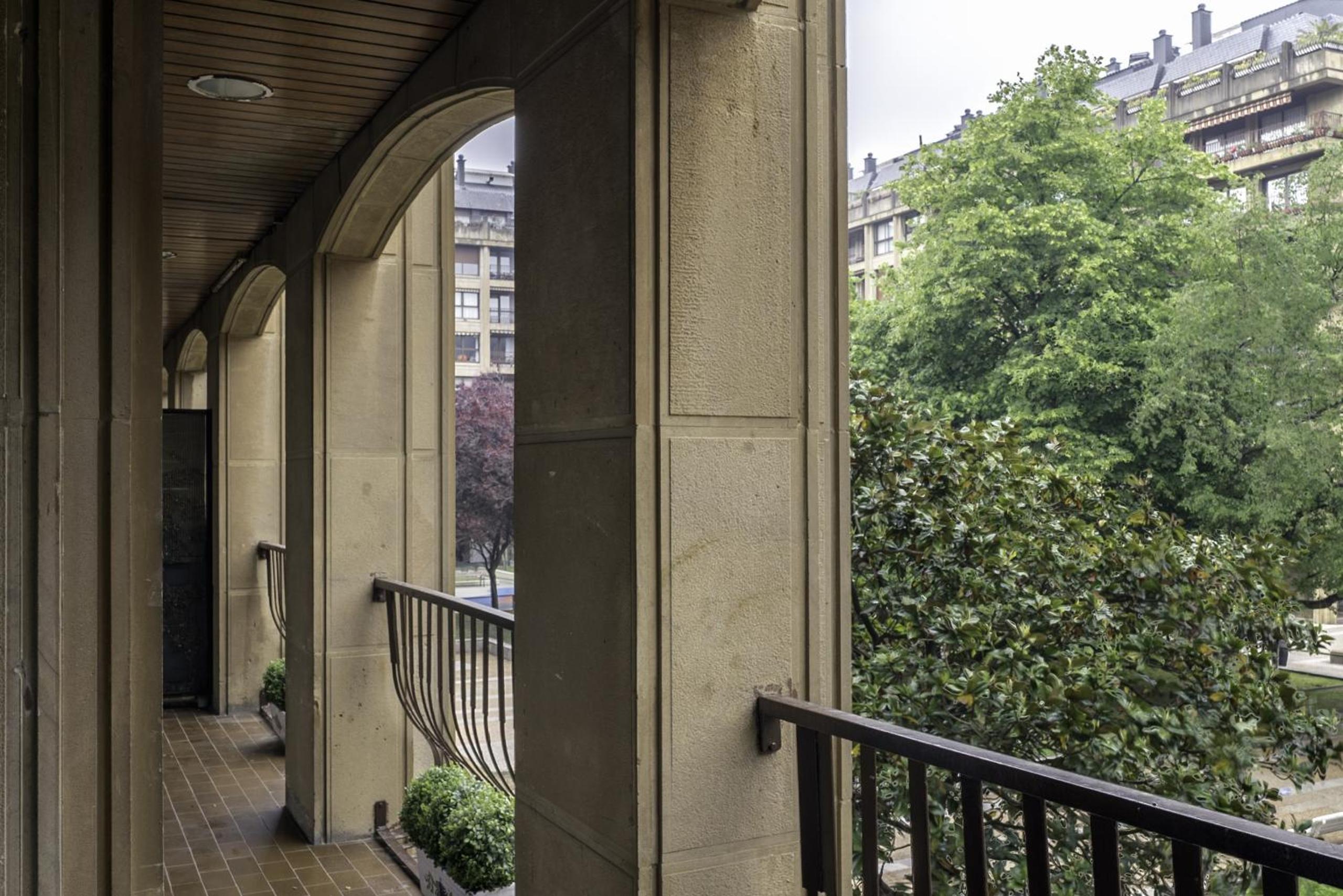 Always Easy I Bermingham