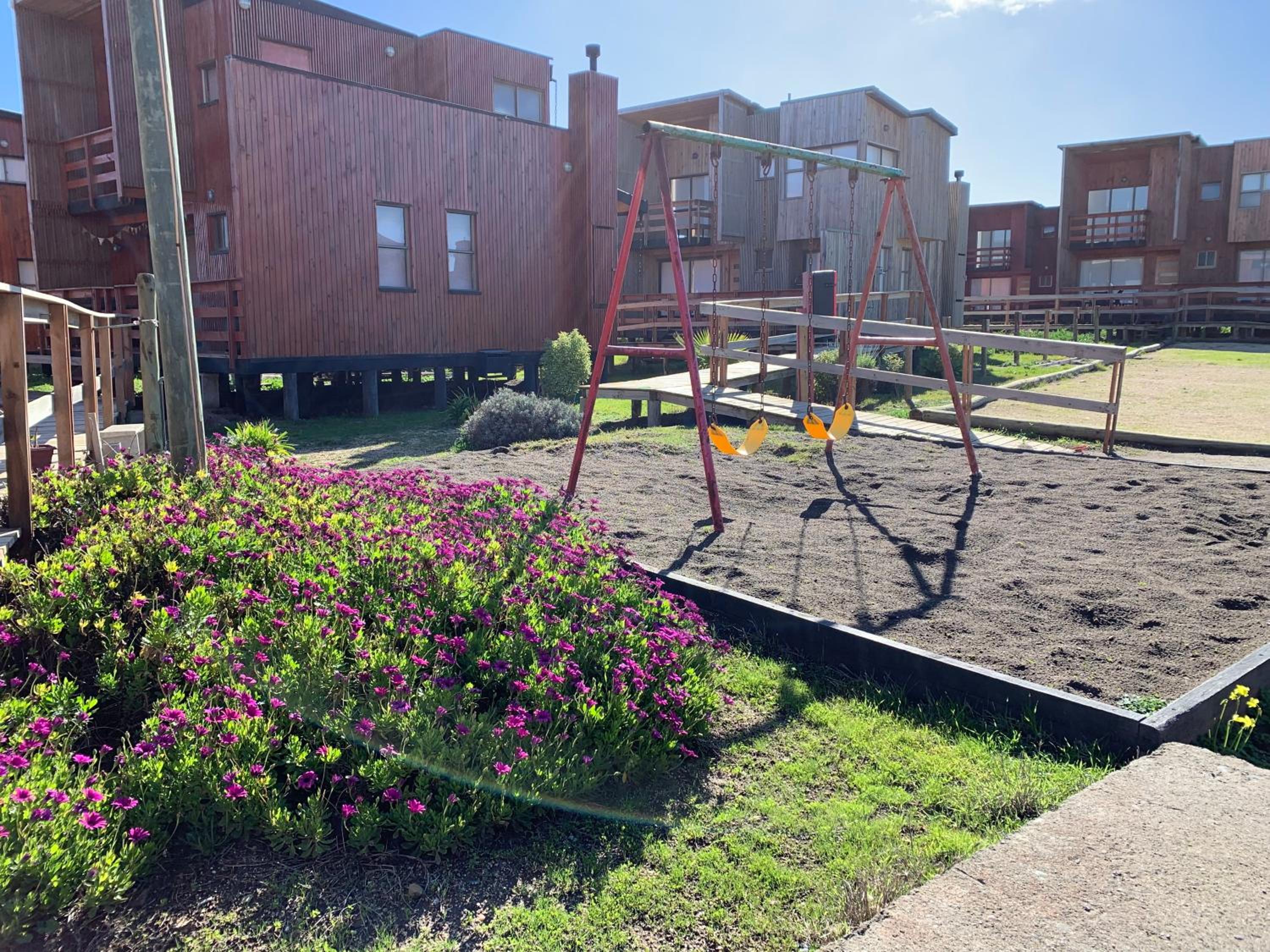 Casa con acceso directo a playa en condominio
