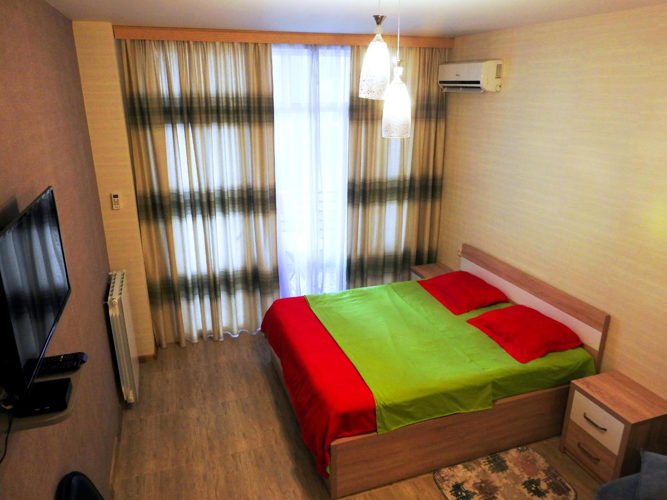 Photo 8